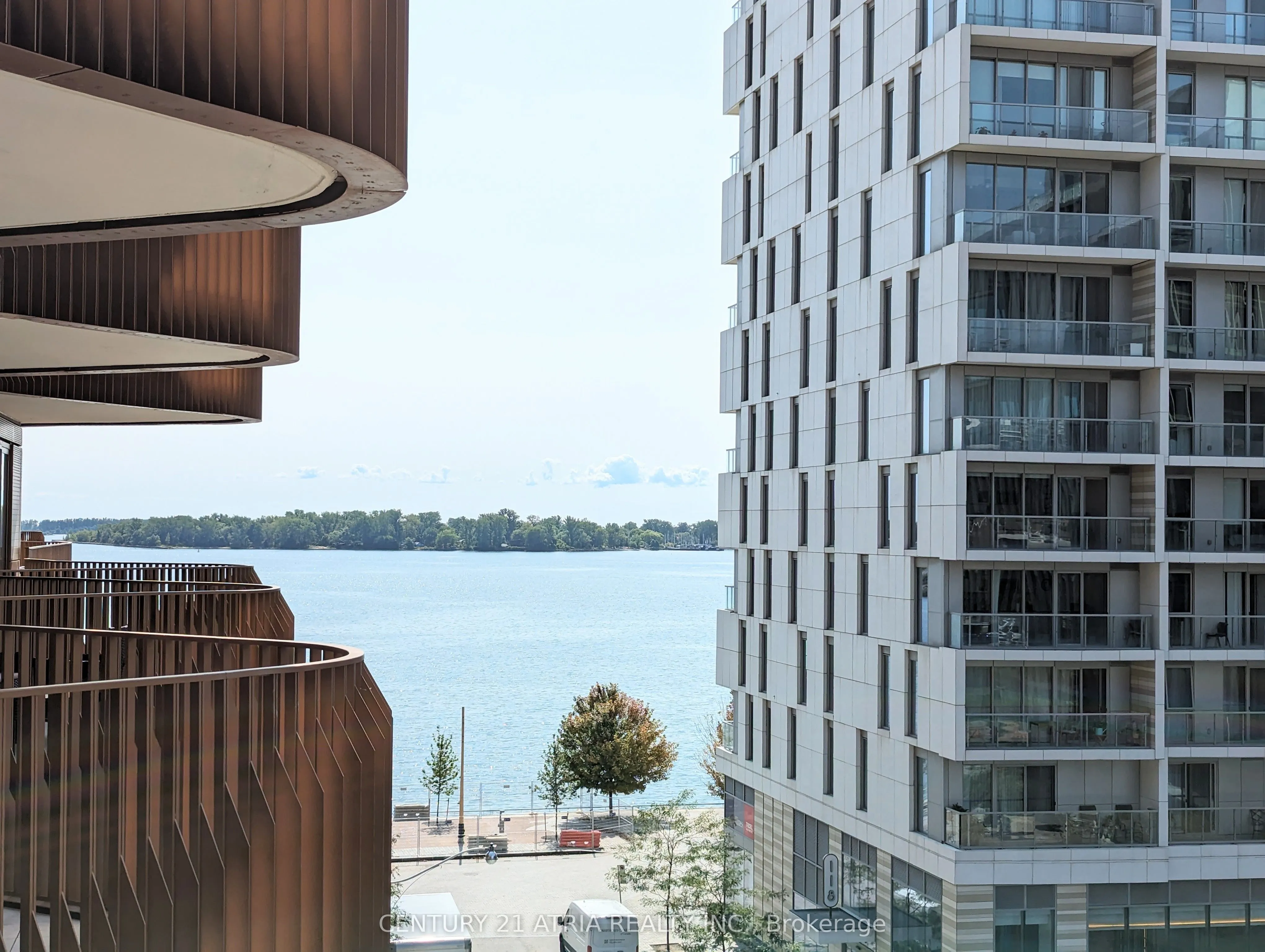 155 Merchants' Wharf, #523