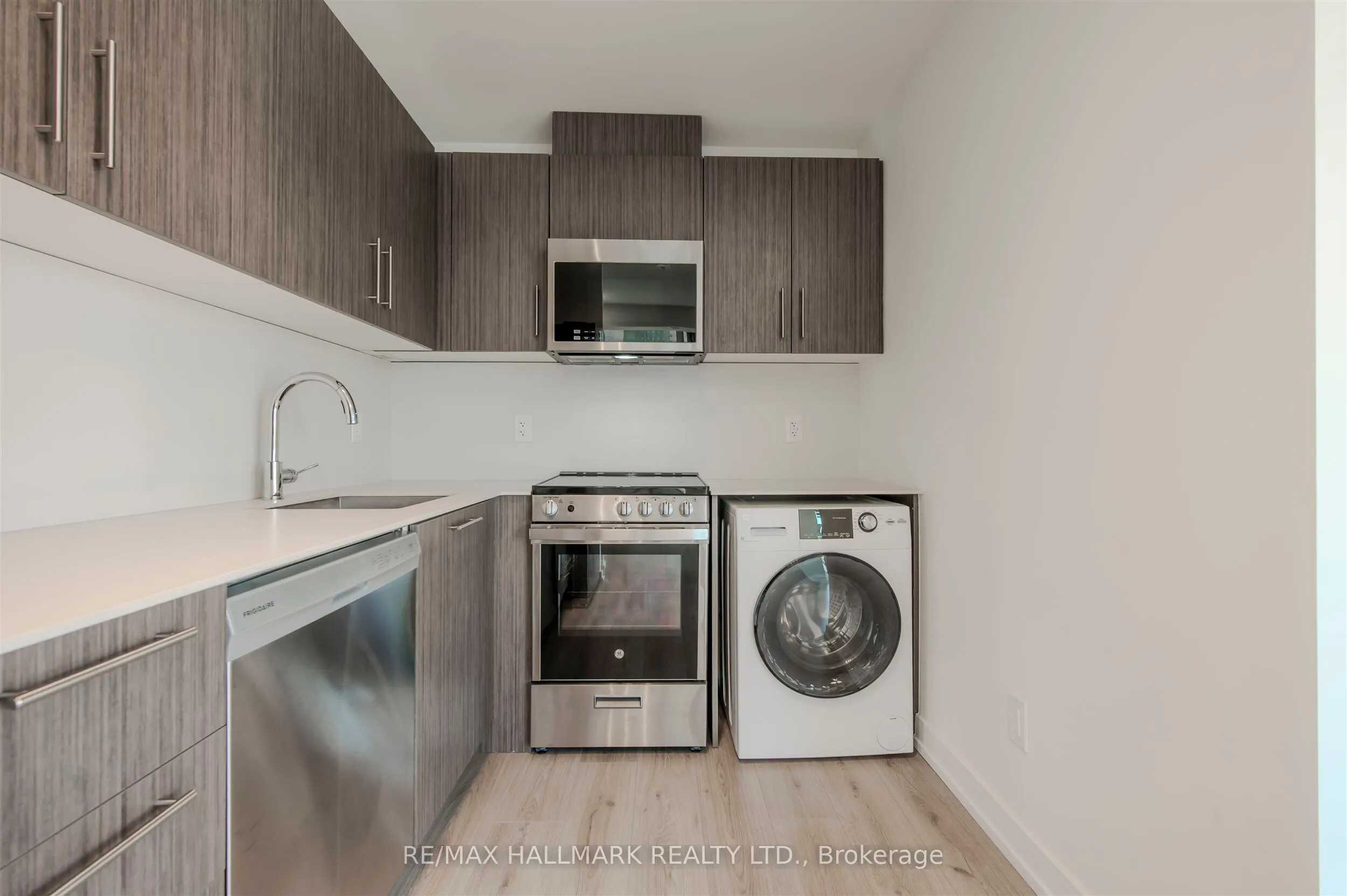 35-861 Sheppard Avenue W, #2nd