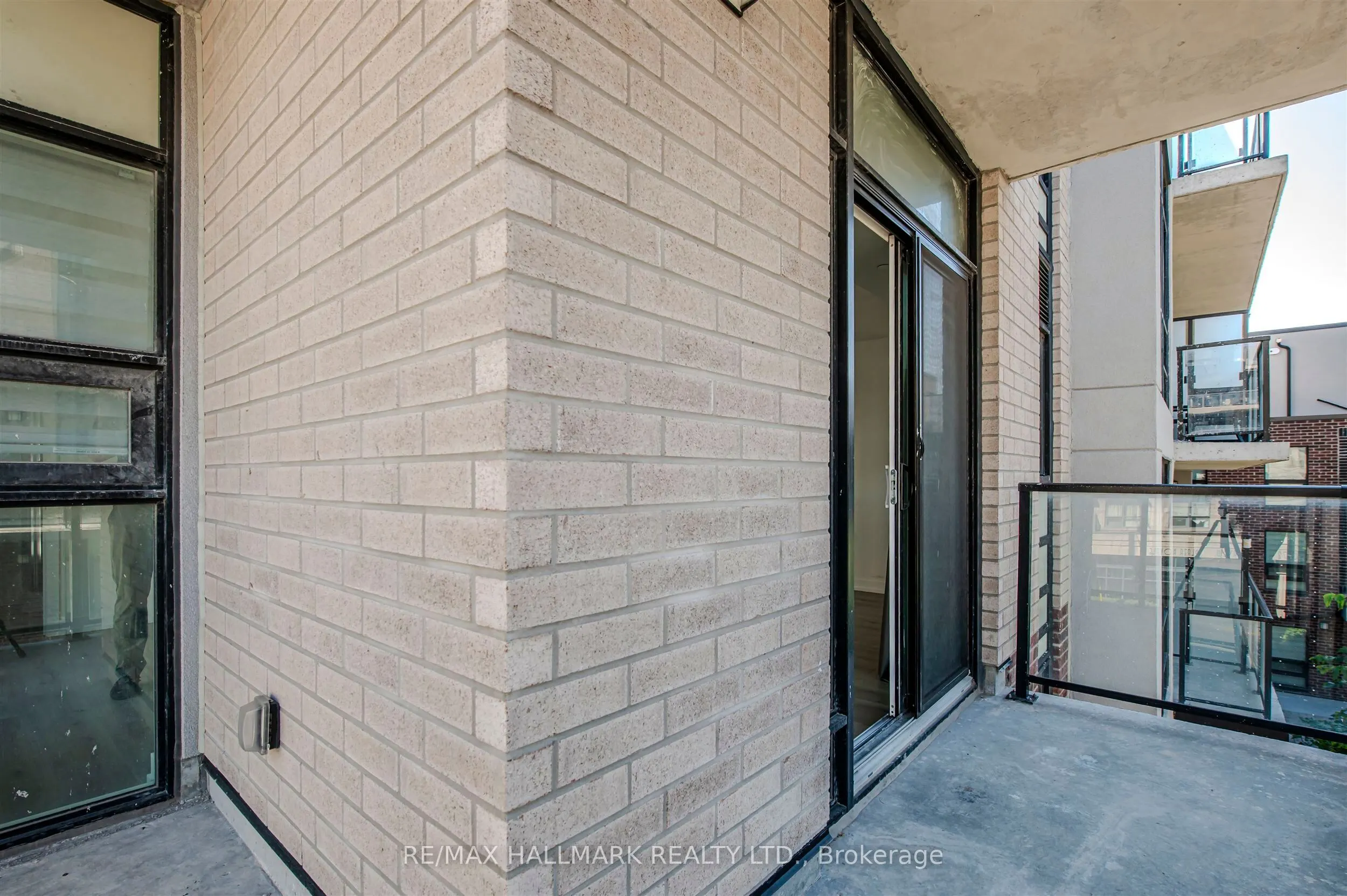 38-871 Sheppard Avenue W, #3rd floor