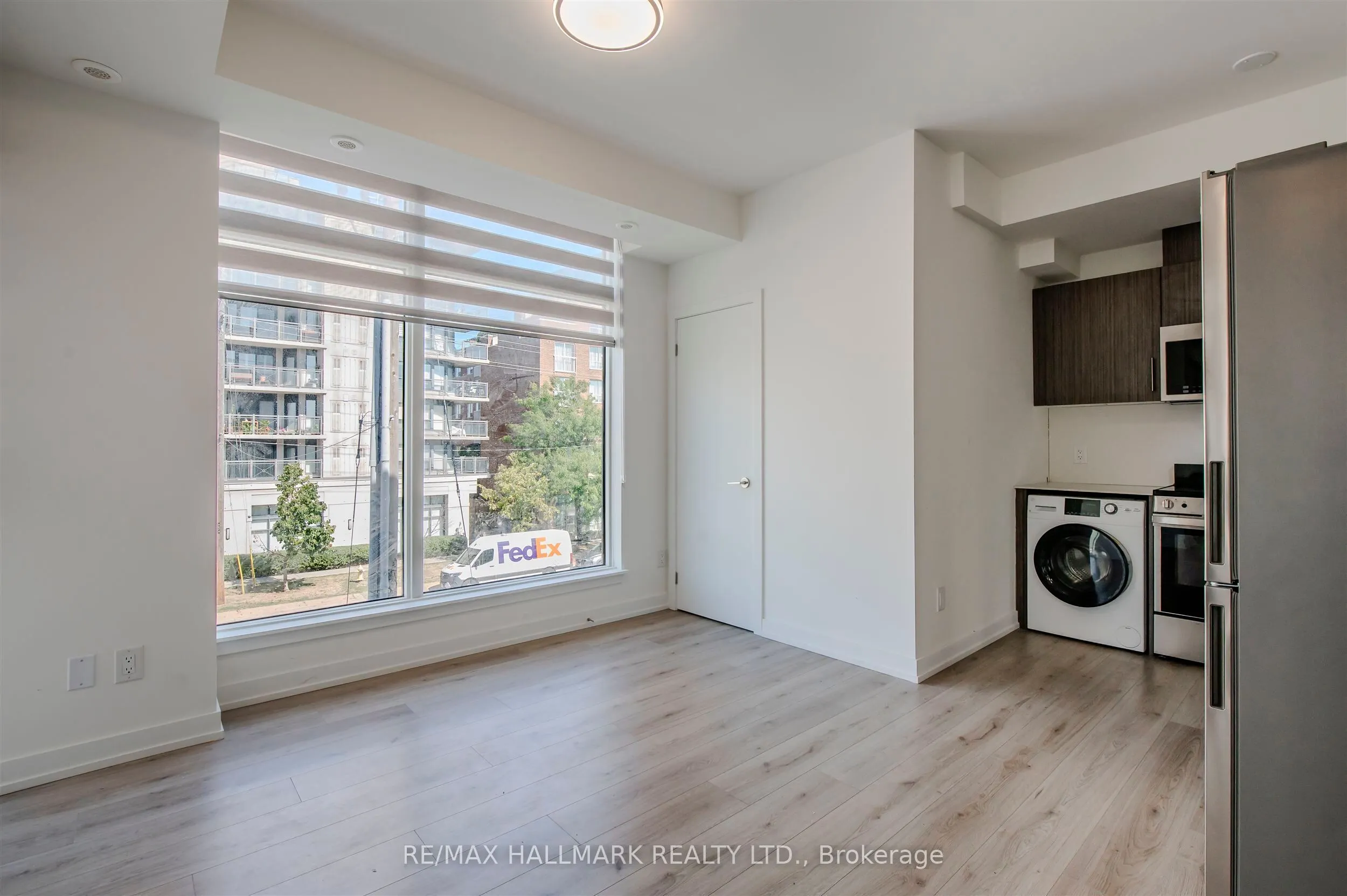38-871 Sheppard Avenue W, #3rd floor
