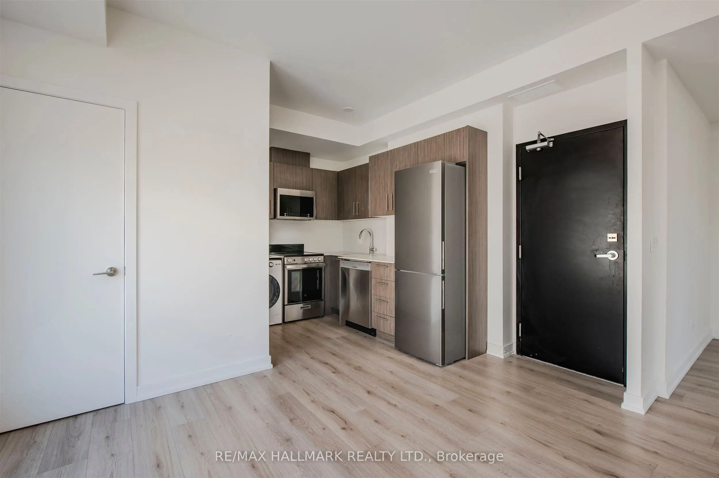 38-871 Sheppard Avenue W, #3rd floor