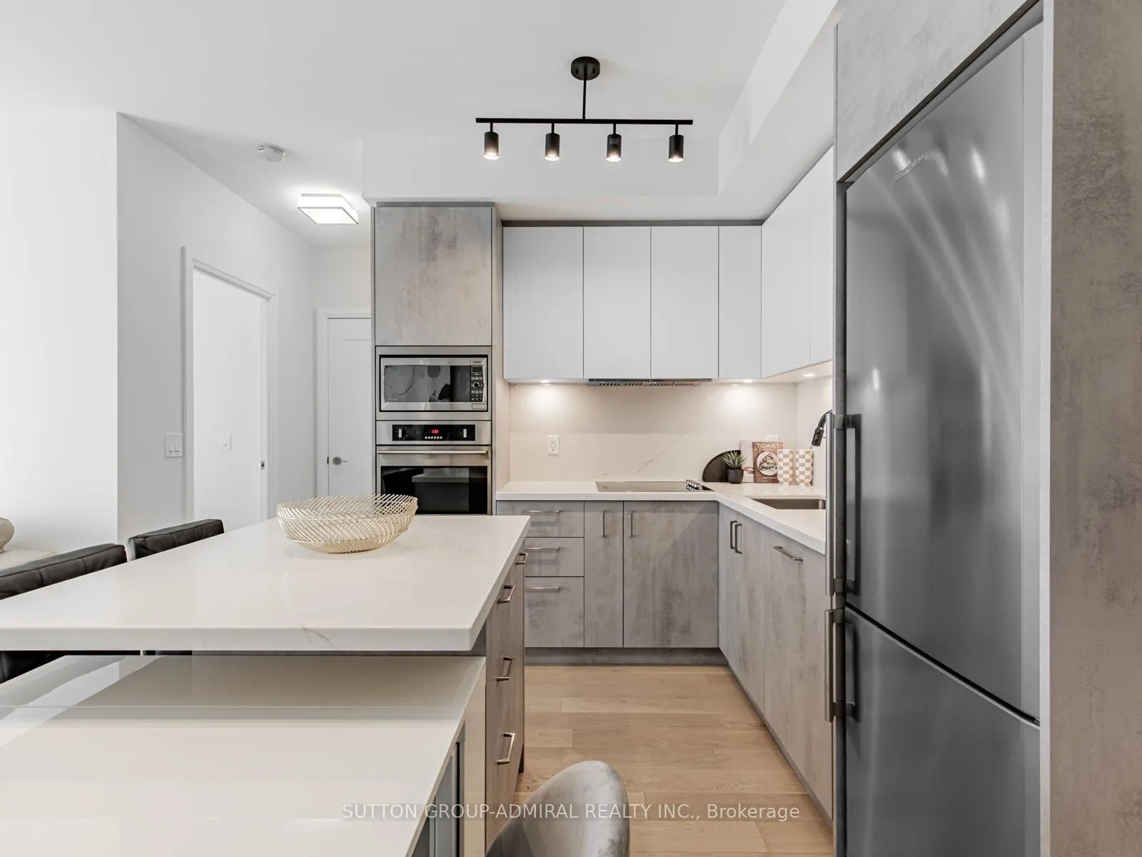 120 Harrison Garden Boulevard, #733