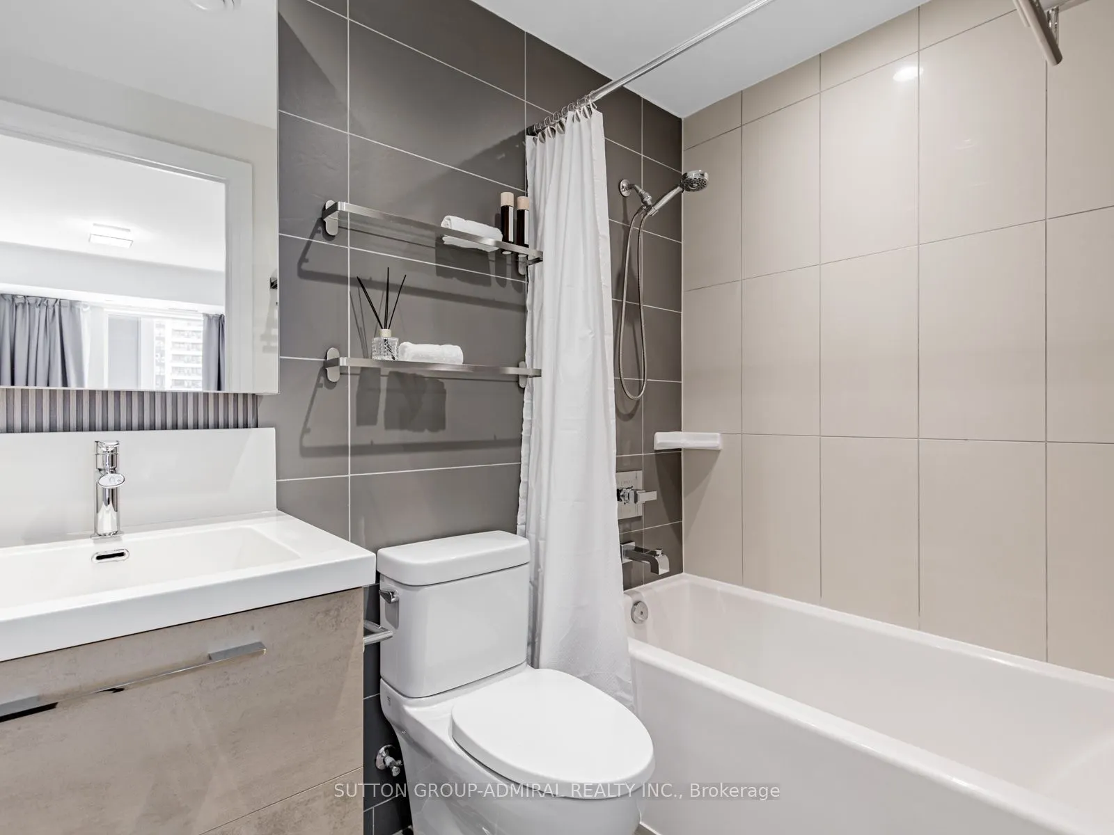 120 Harrison Garden Boulevard, #733