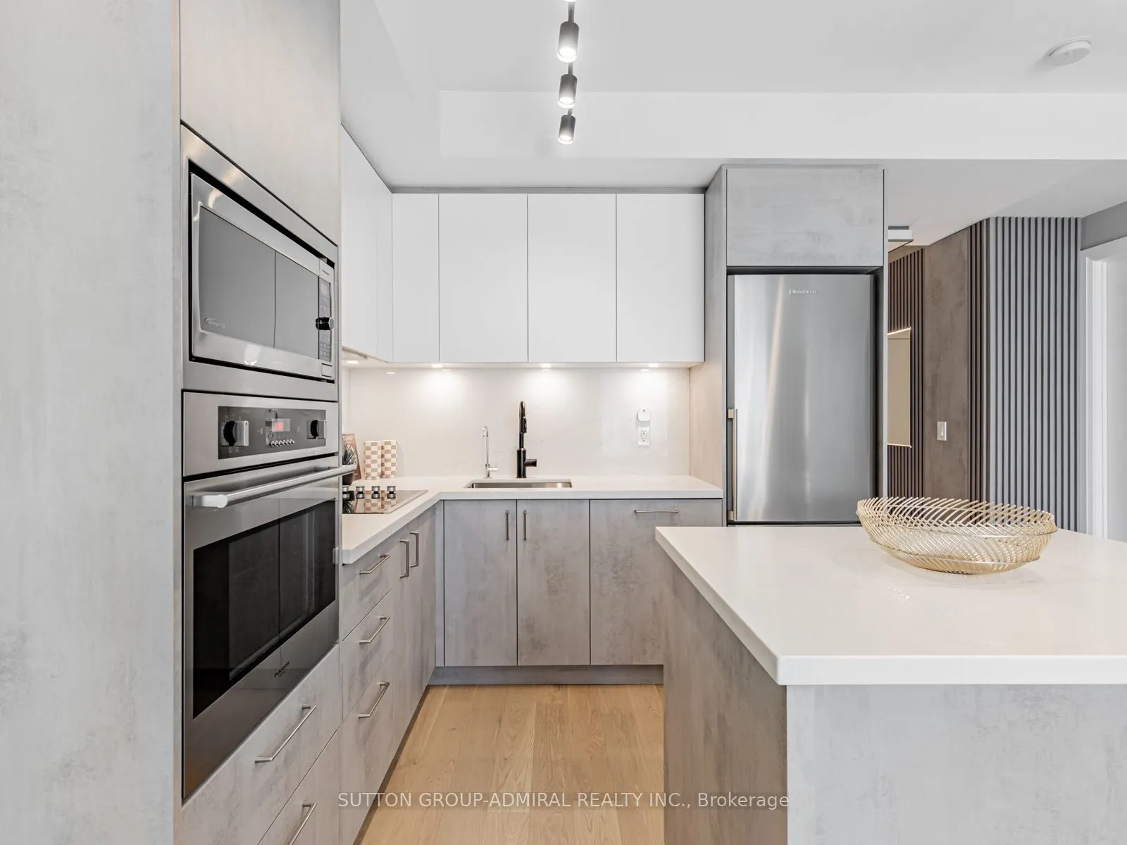 120 Harrison Garden Boulevard, #733