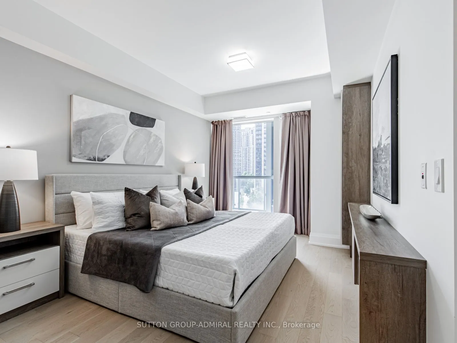 120 Harrison Garden Boulevard, #733