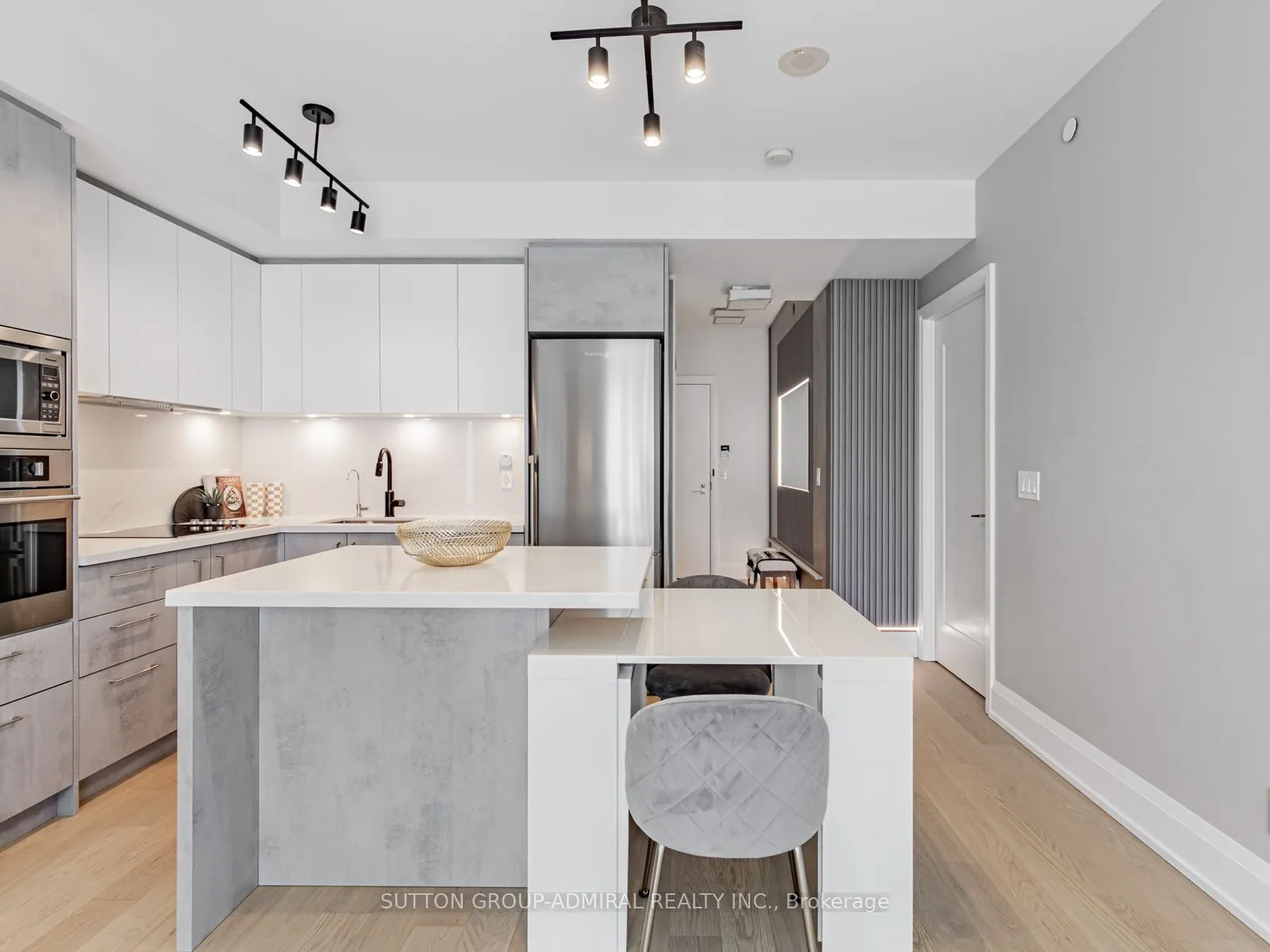 120 Harrison Garden Boulevard, #733