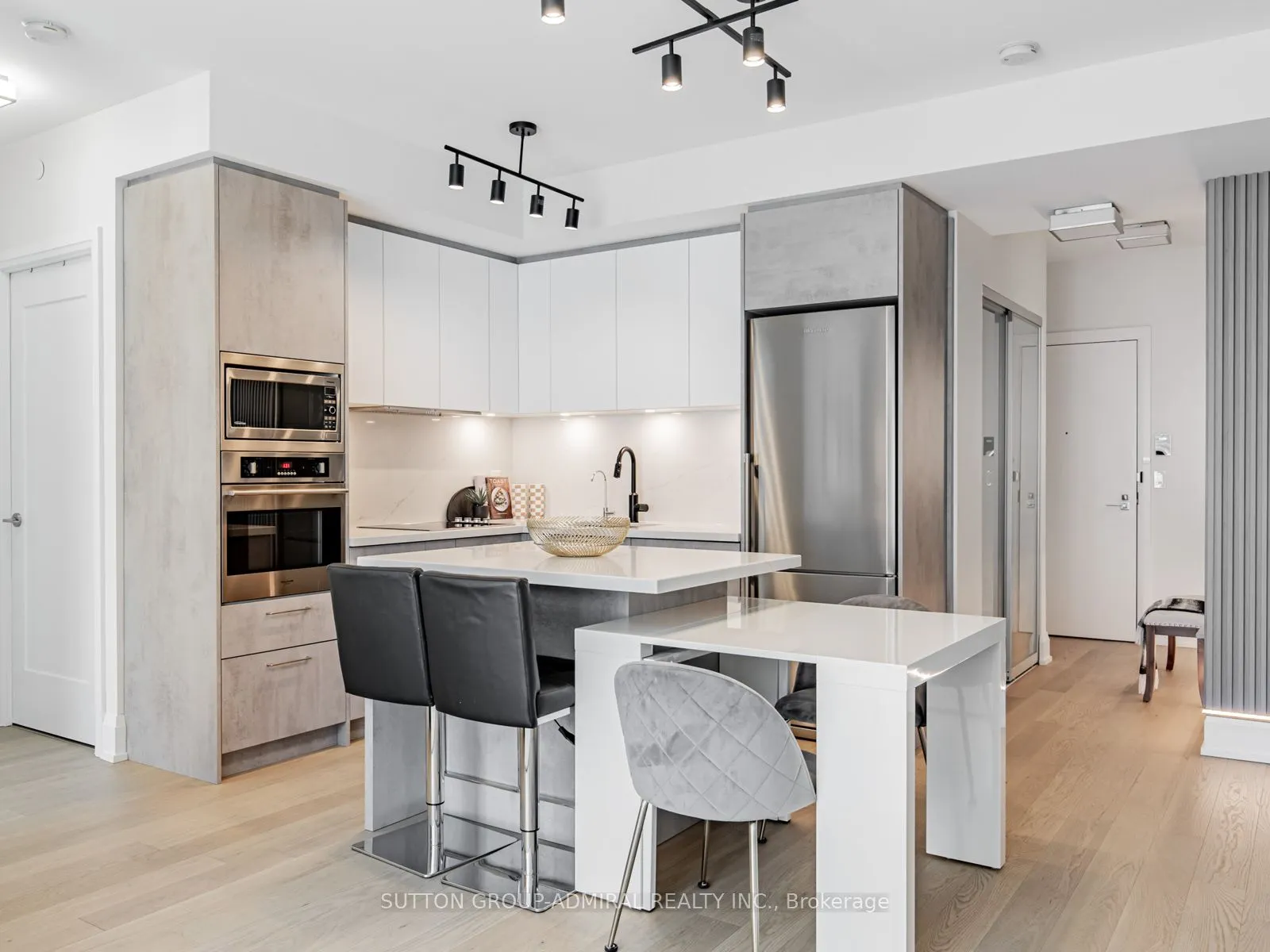 120 Harrison Garden Boulevard, #733