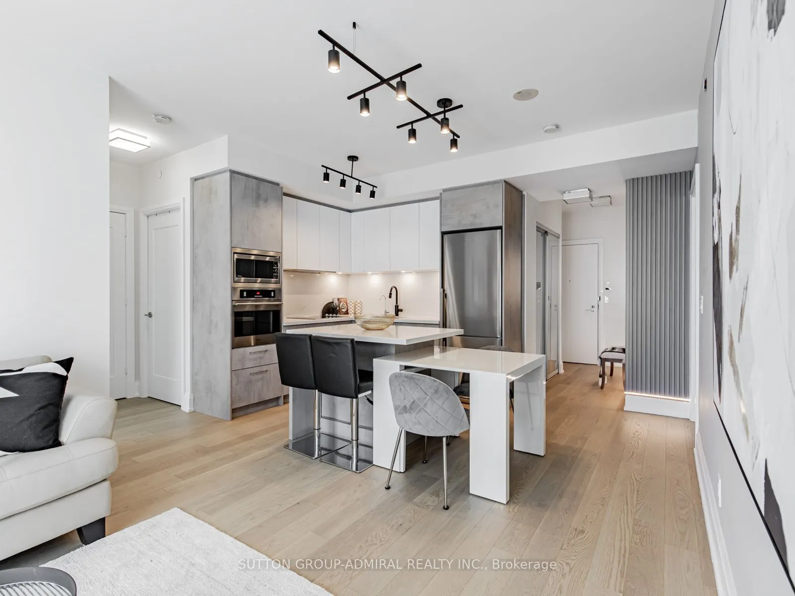 120 Harrison Garden Boulevard, #733