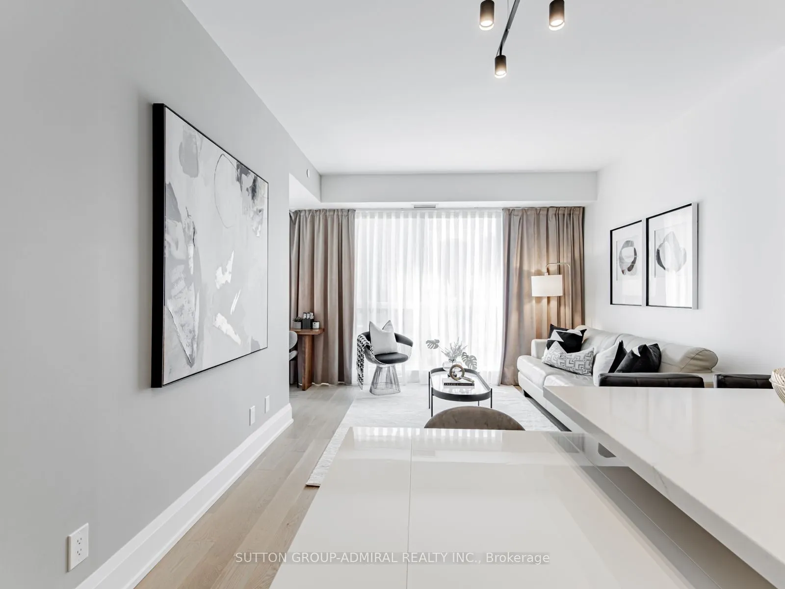 120 Harrison Garden Boulevard, #733