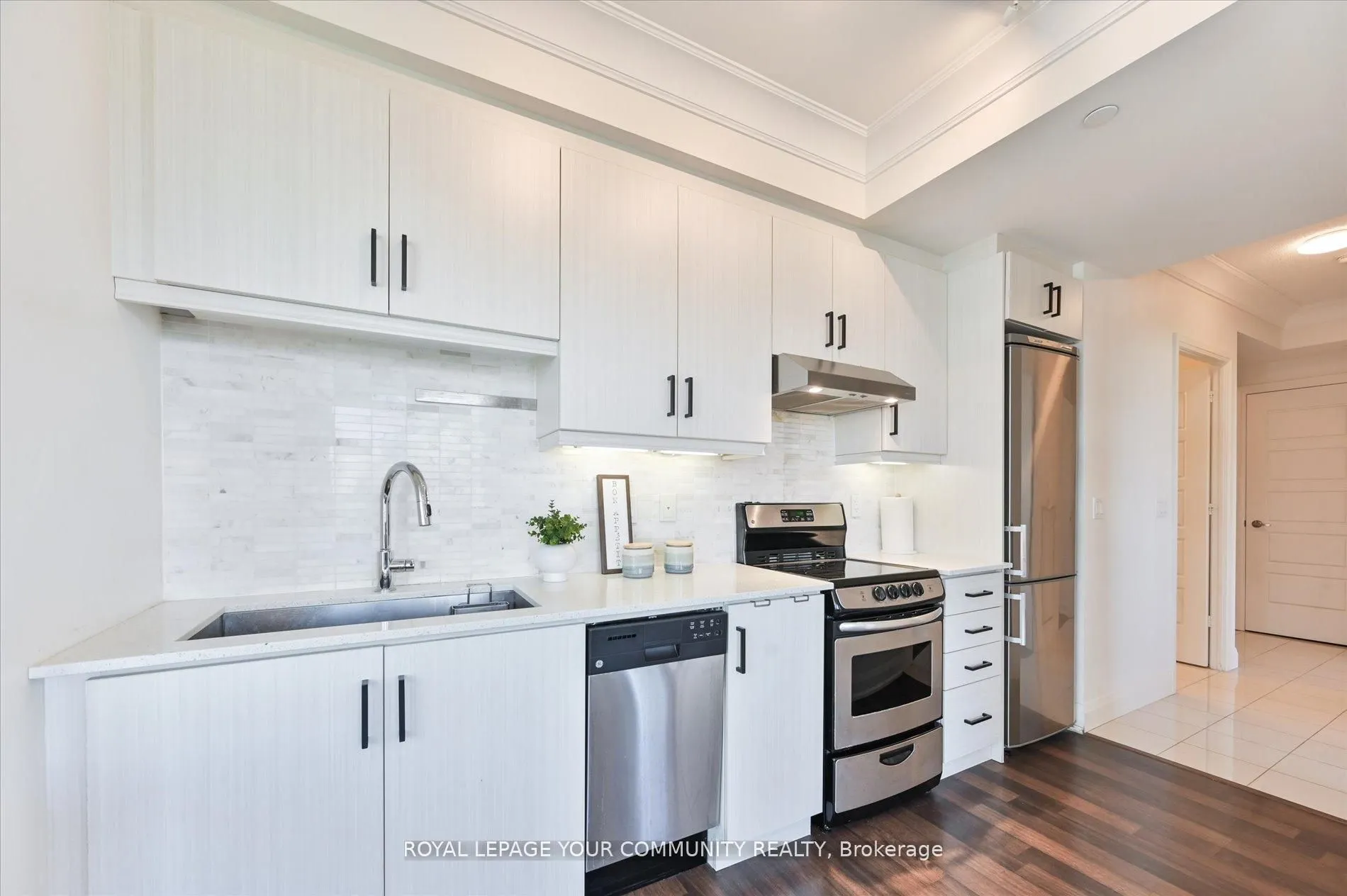 68 Canterbury Place, #1909