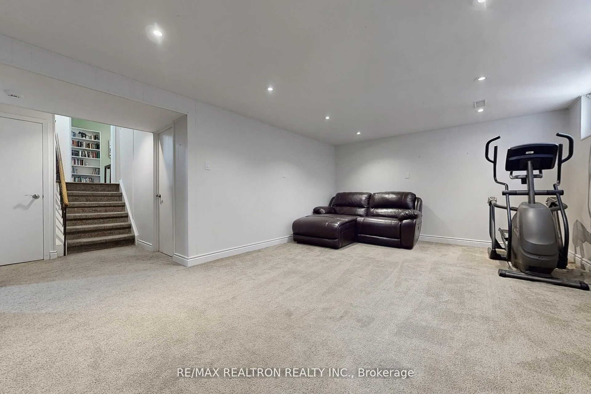 87 Valentine Drive