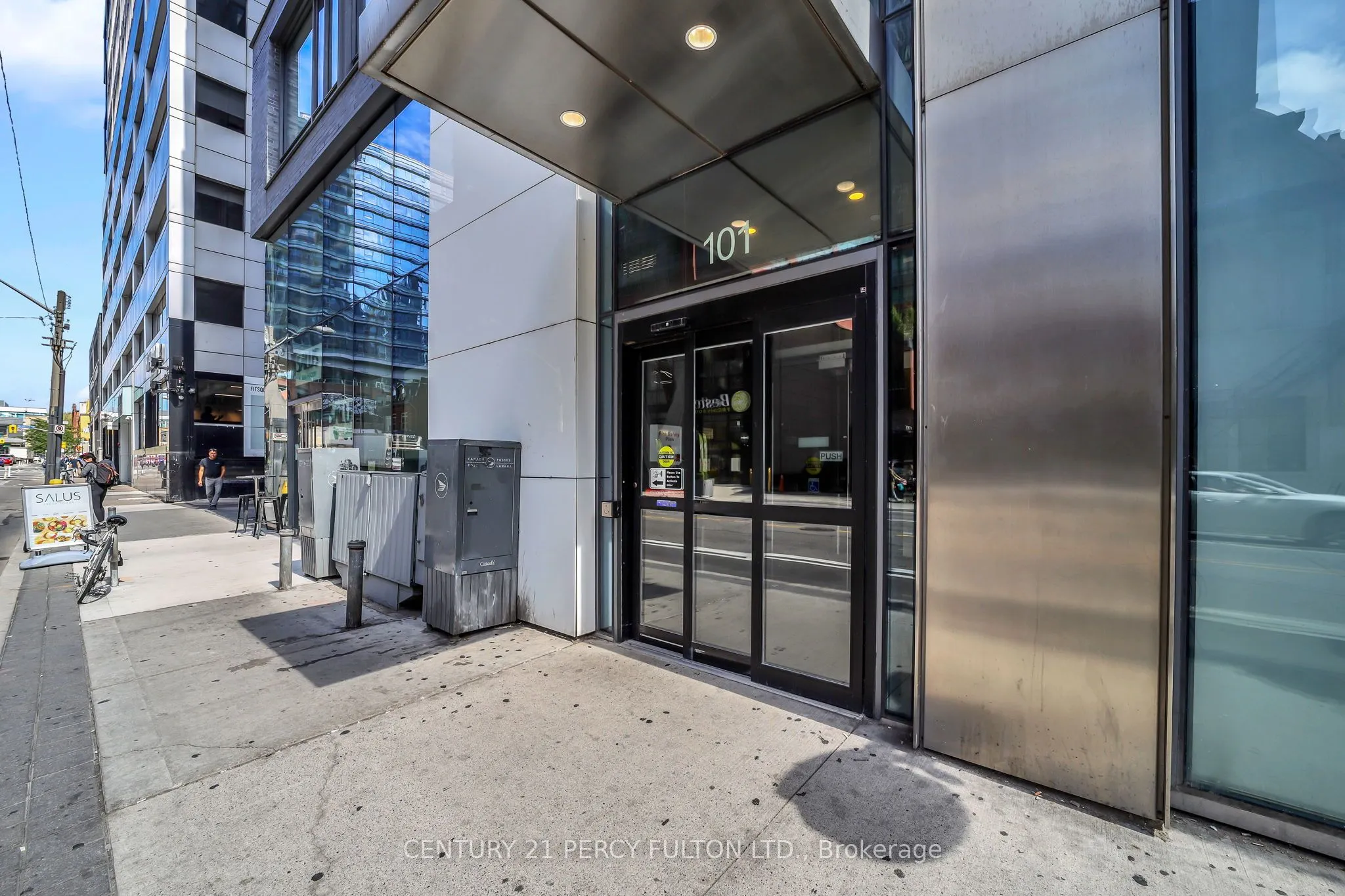 101 Peter Street, #917