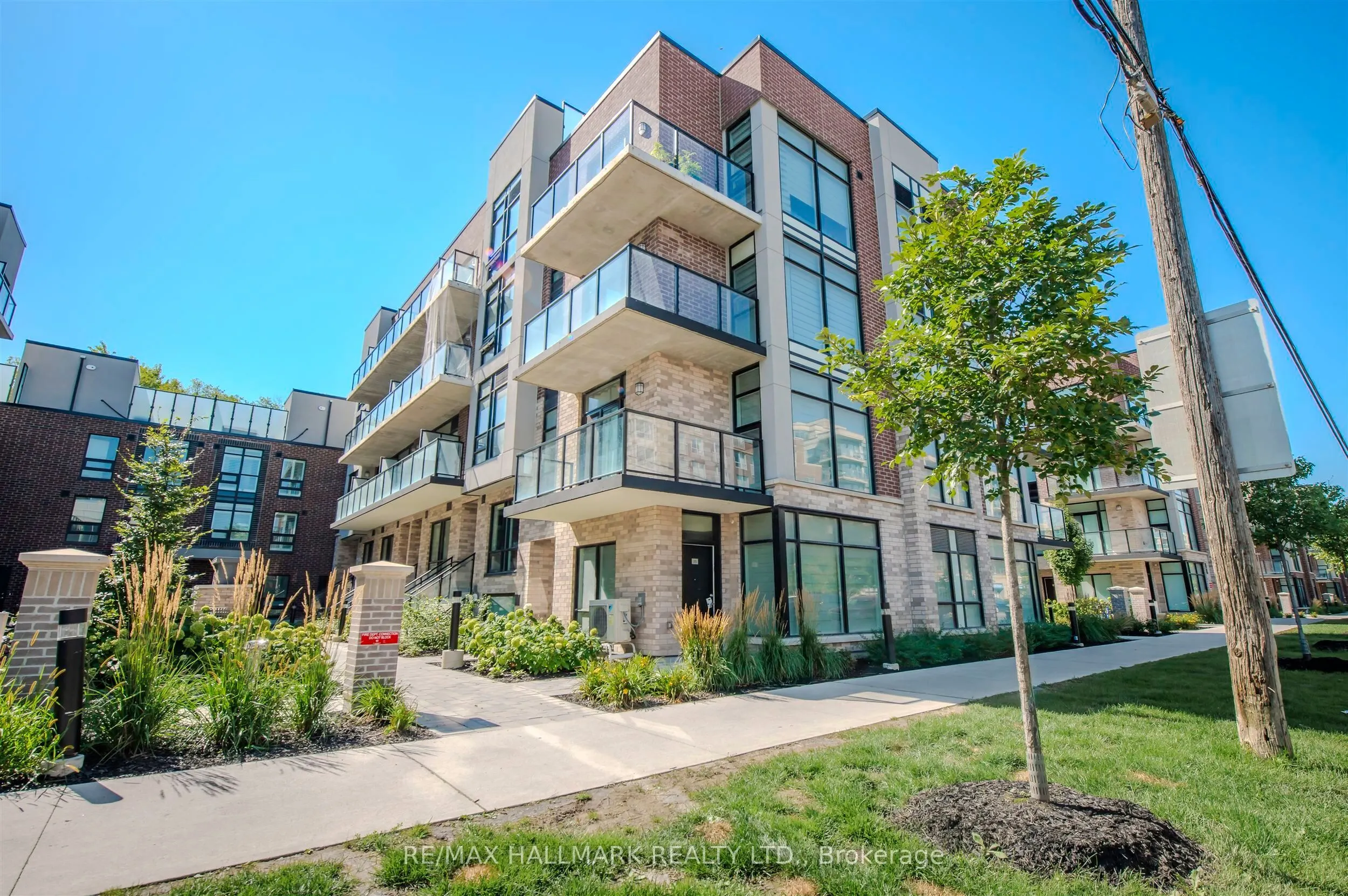 35-861 Sheppard Avenue W, #Mainfloor