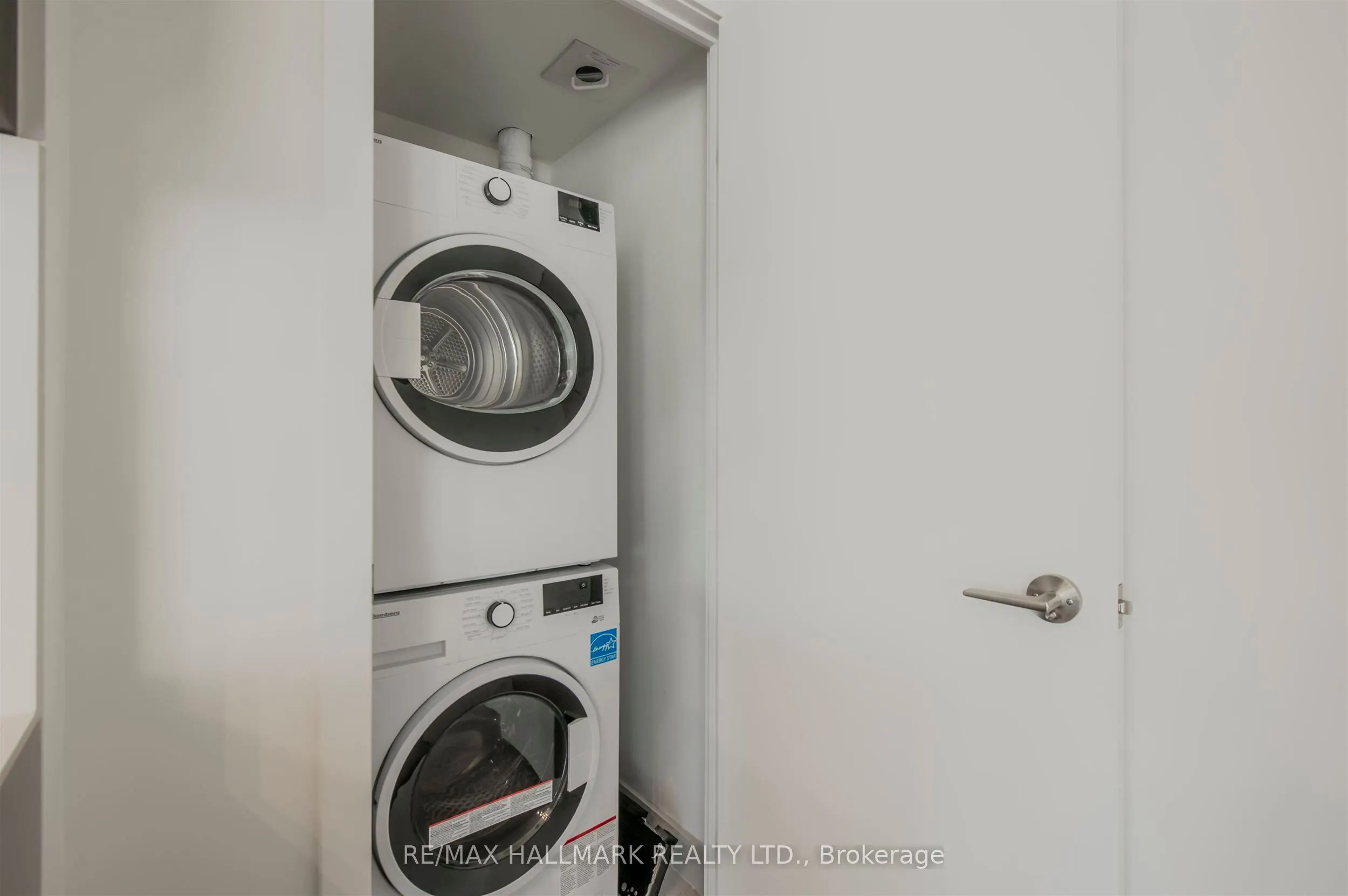 35-861 Sheppard Avenue W, #Mainfloor