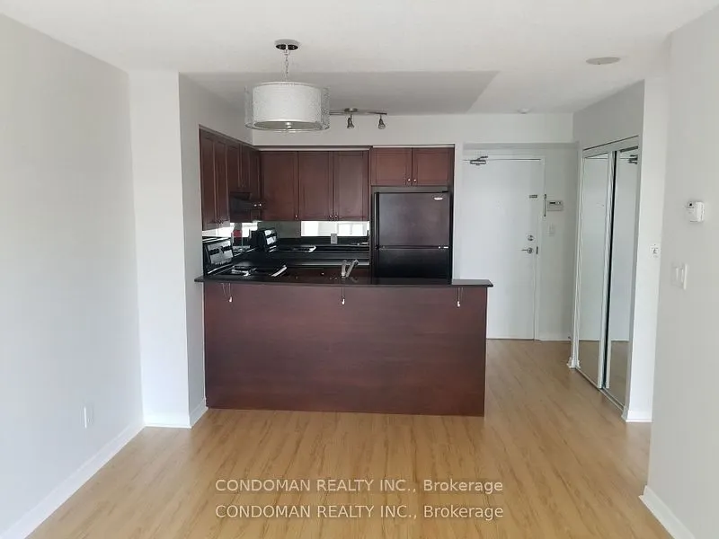 230 King Street E, #909