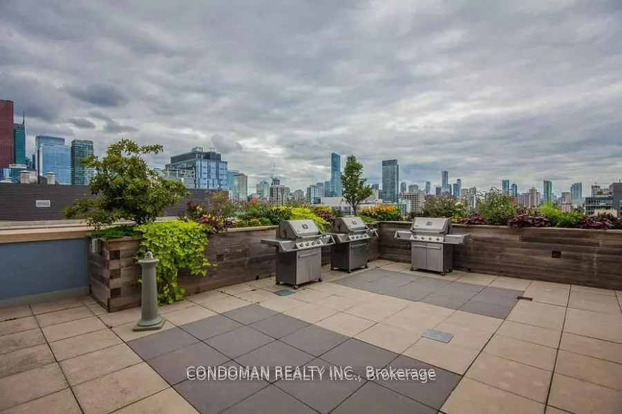 230 King Street E, #909