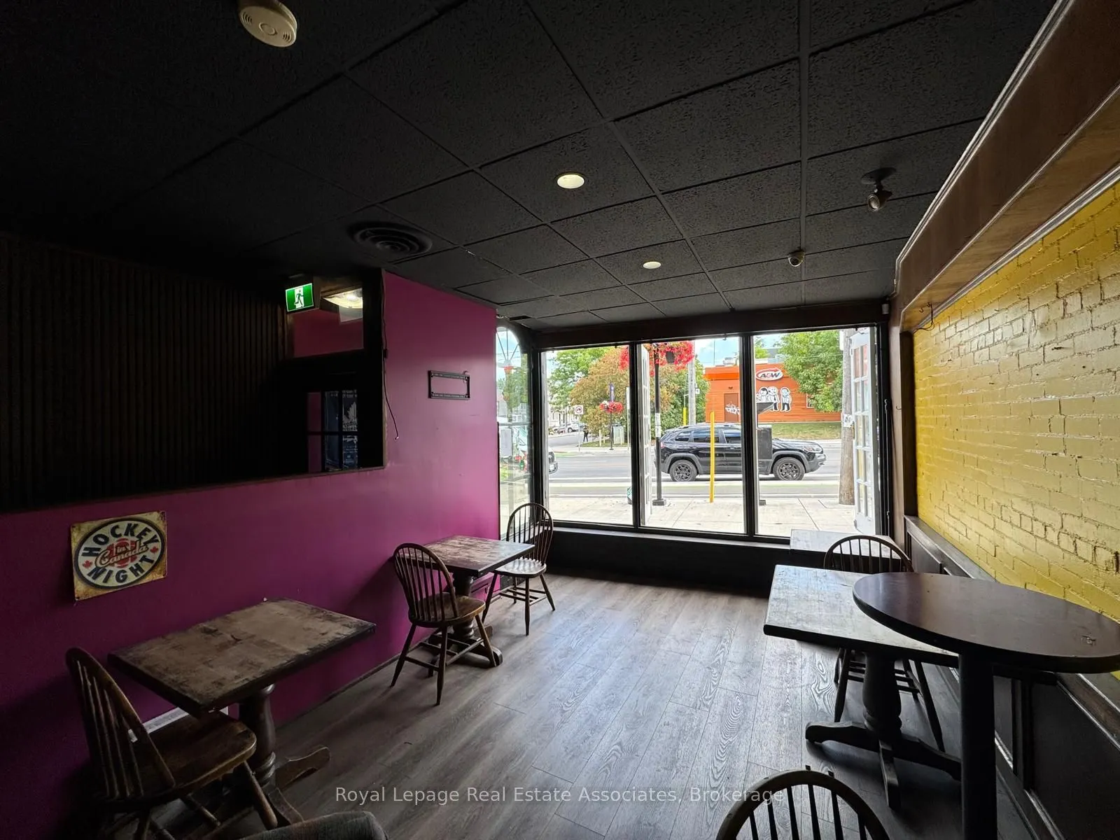 286 Eglinton Avenue W