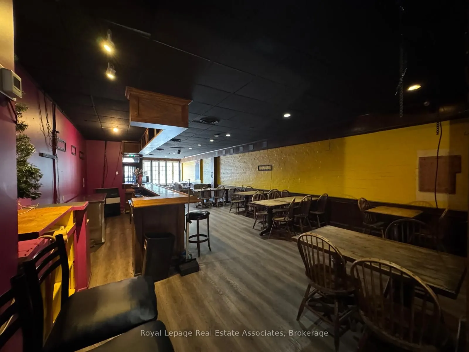 286 Eglinton Avenue W