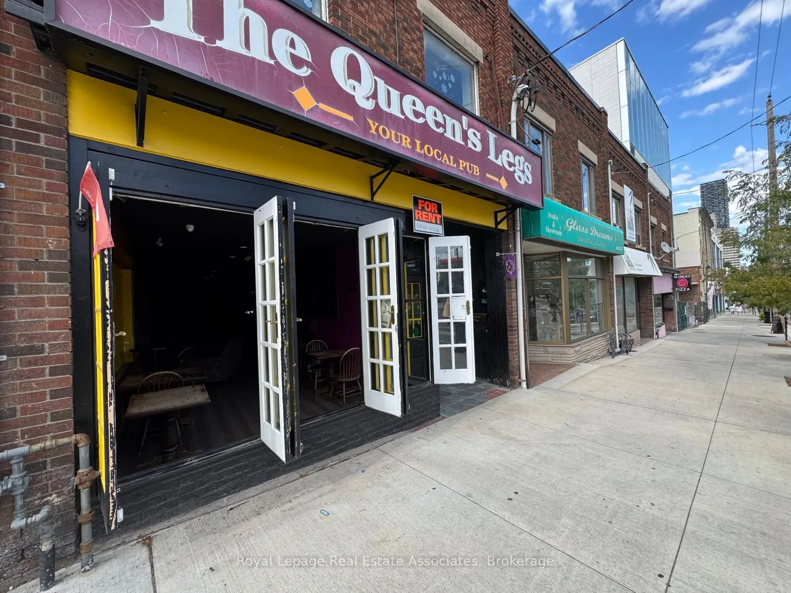 286 Eglinton Avenue W