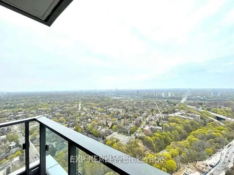 395 Bloor Street E, #3908