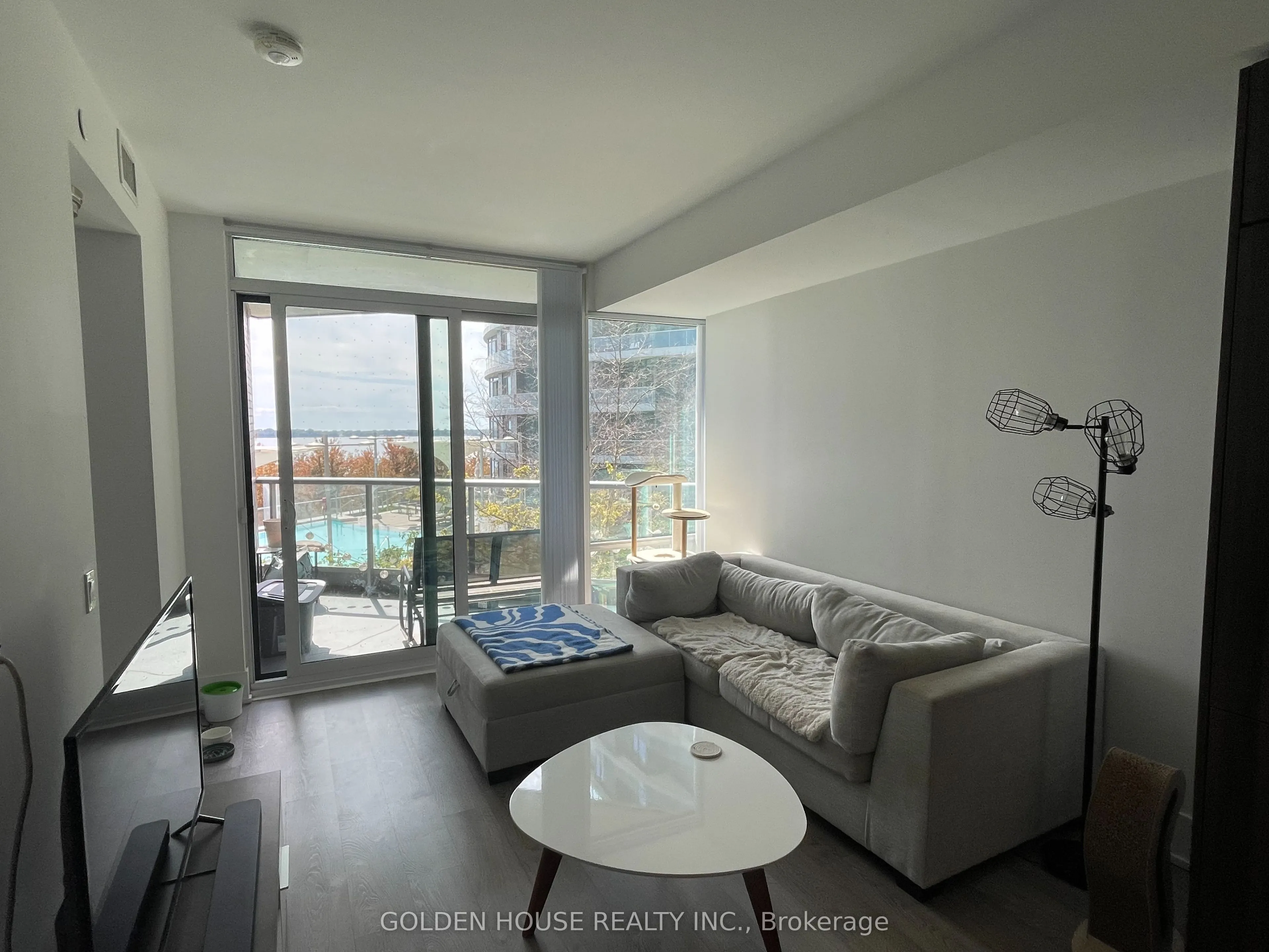 1 Edgewater Drive, #314