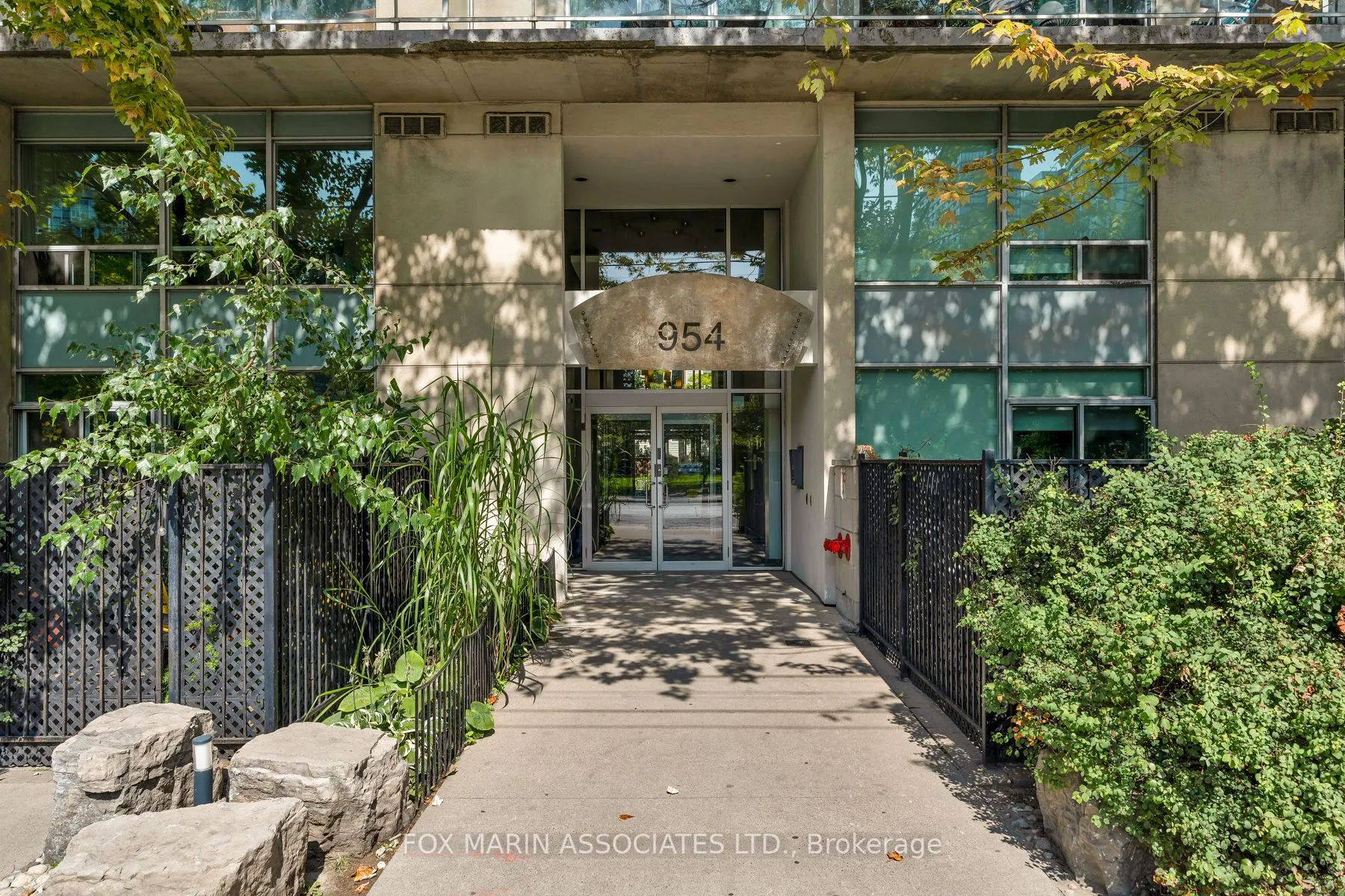 954 King Street W, #328