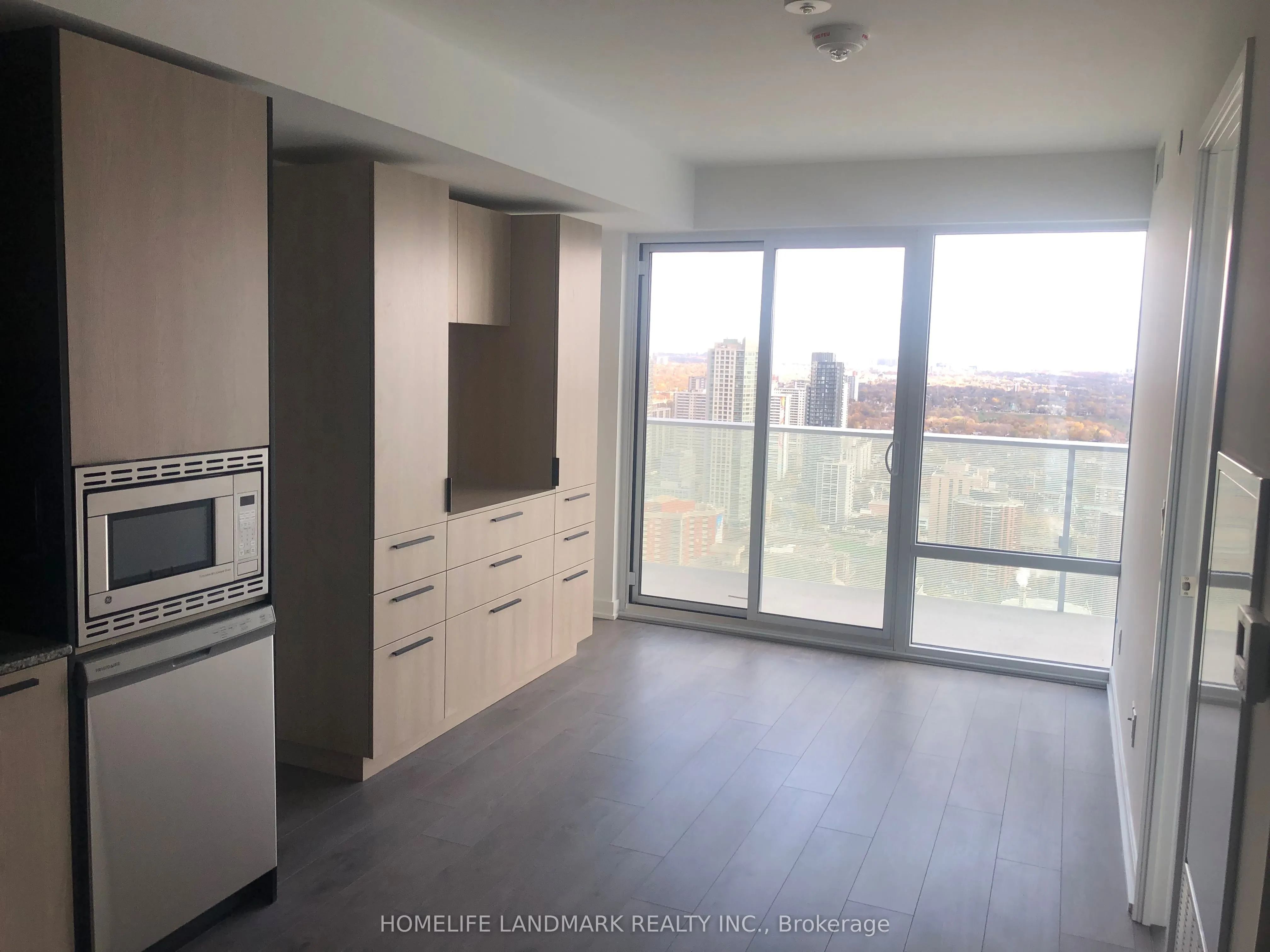 501 Yonge Street E, #4007