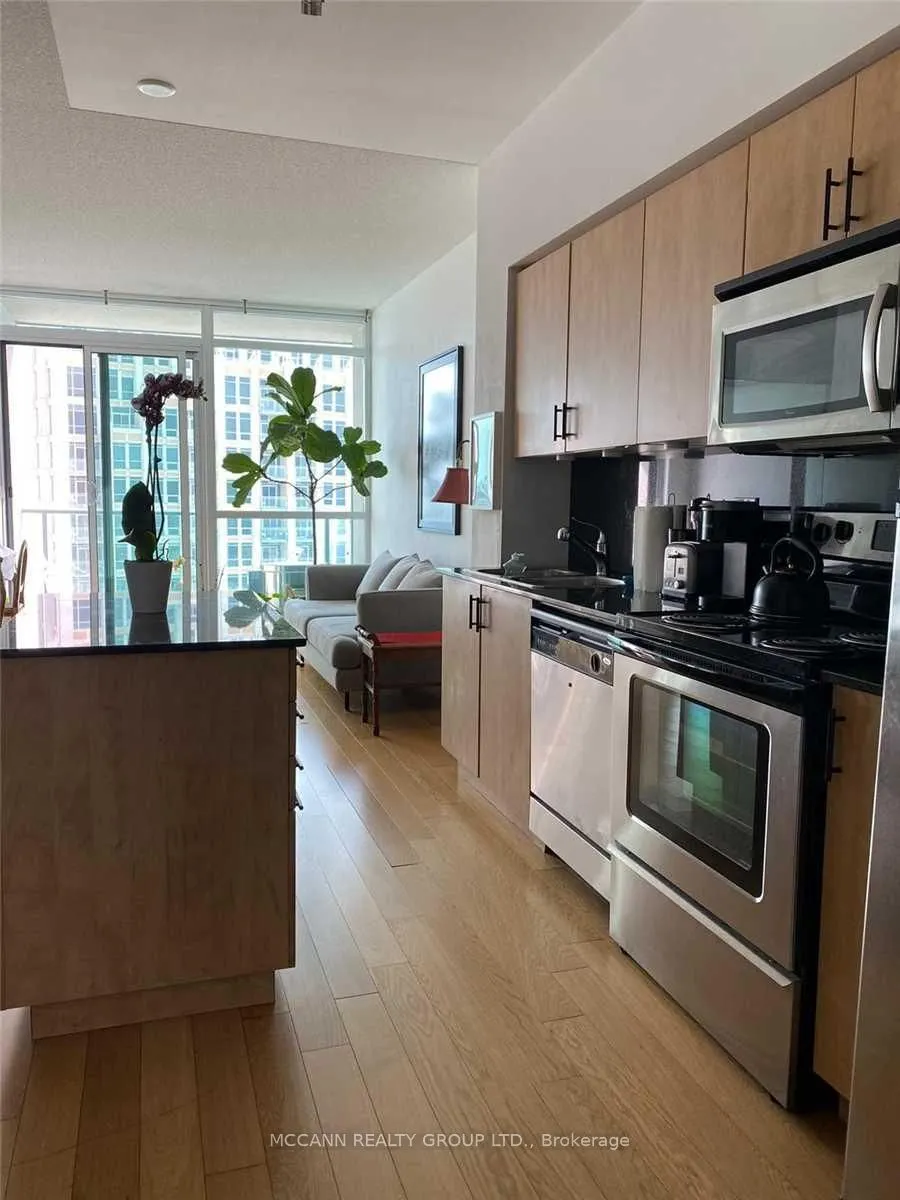 215 Fort York Boulevard, #3301
