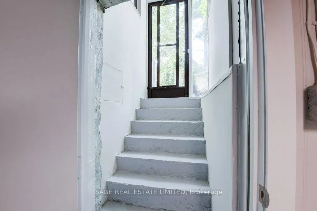 36 Alameda Avenue
