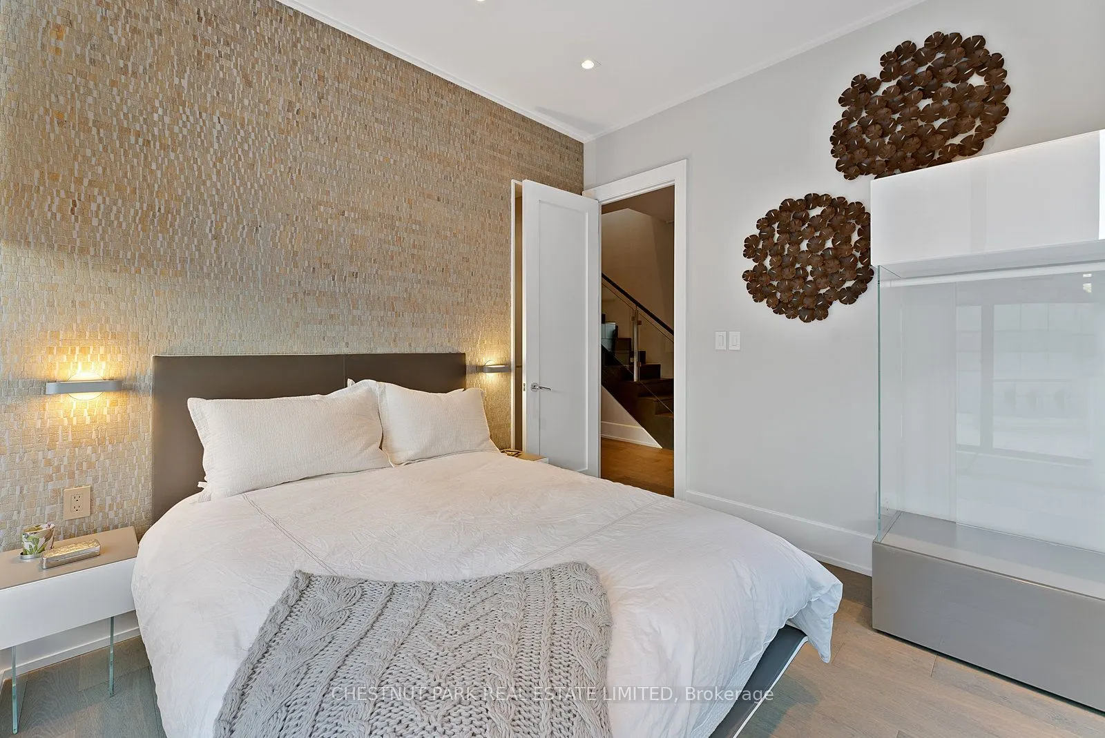 36 Hazelton Avenue, #3G