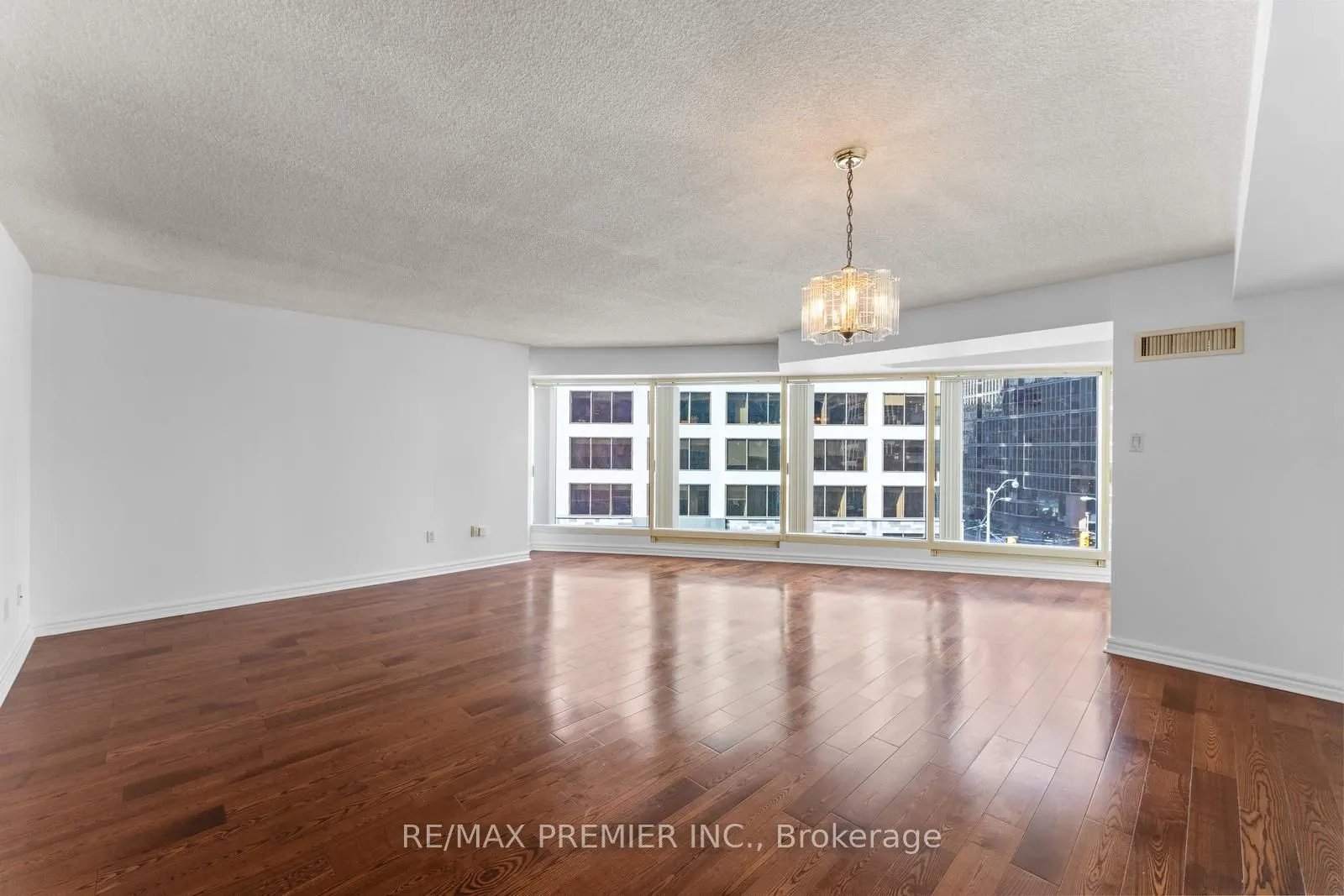 33 University Avenue, #502