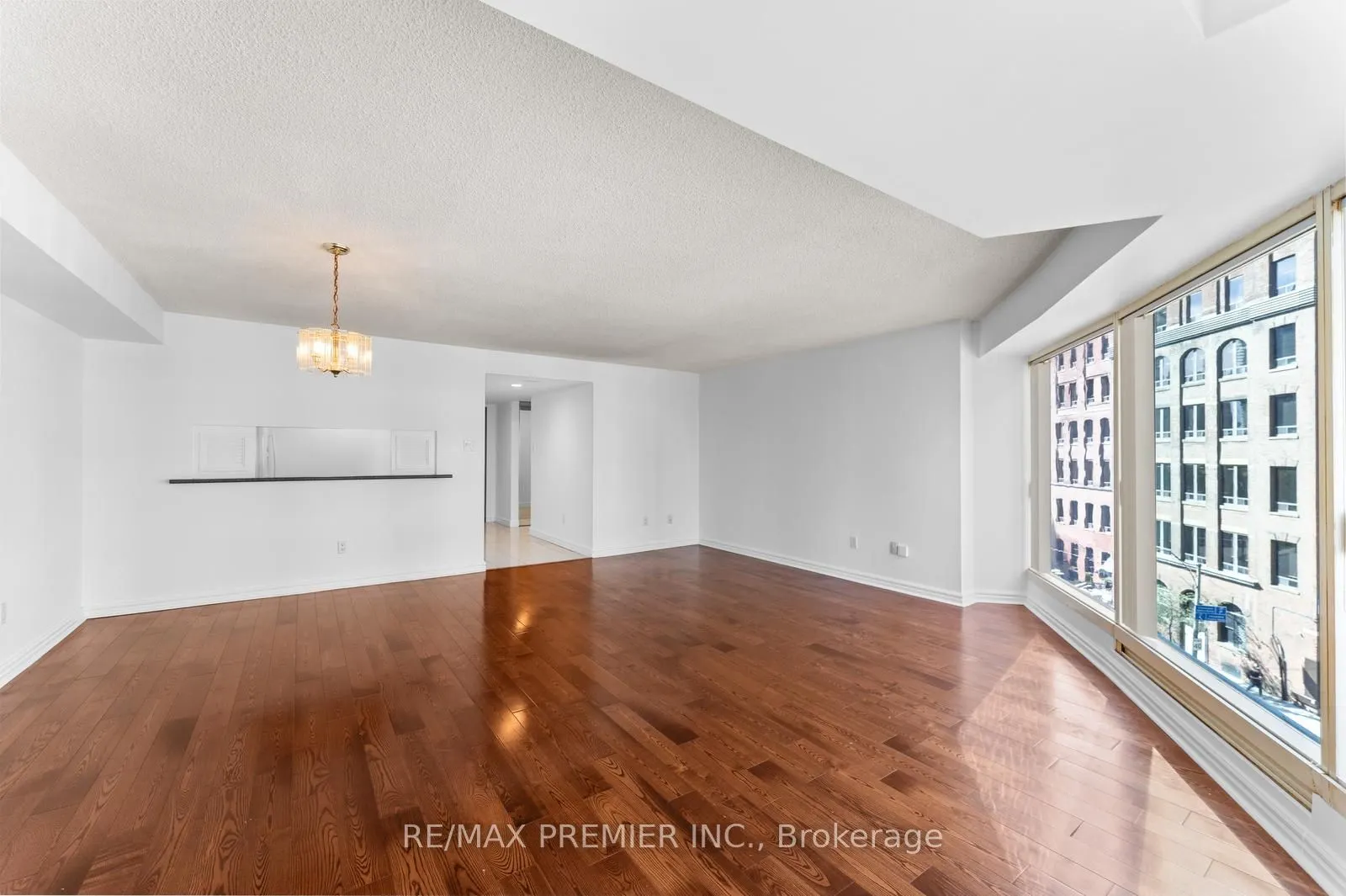 33 University Avenue, #502
