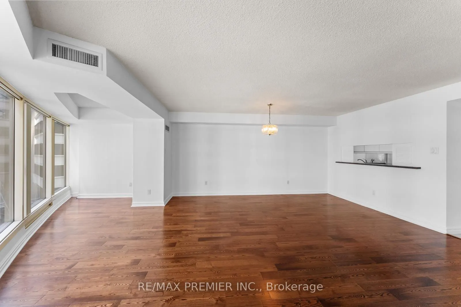 33 University Avenue, #502