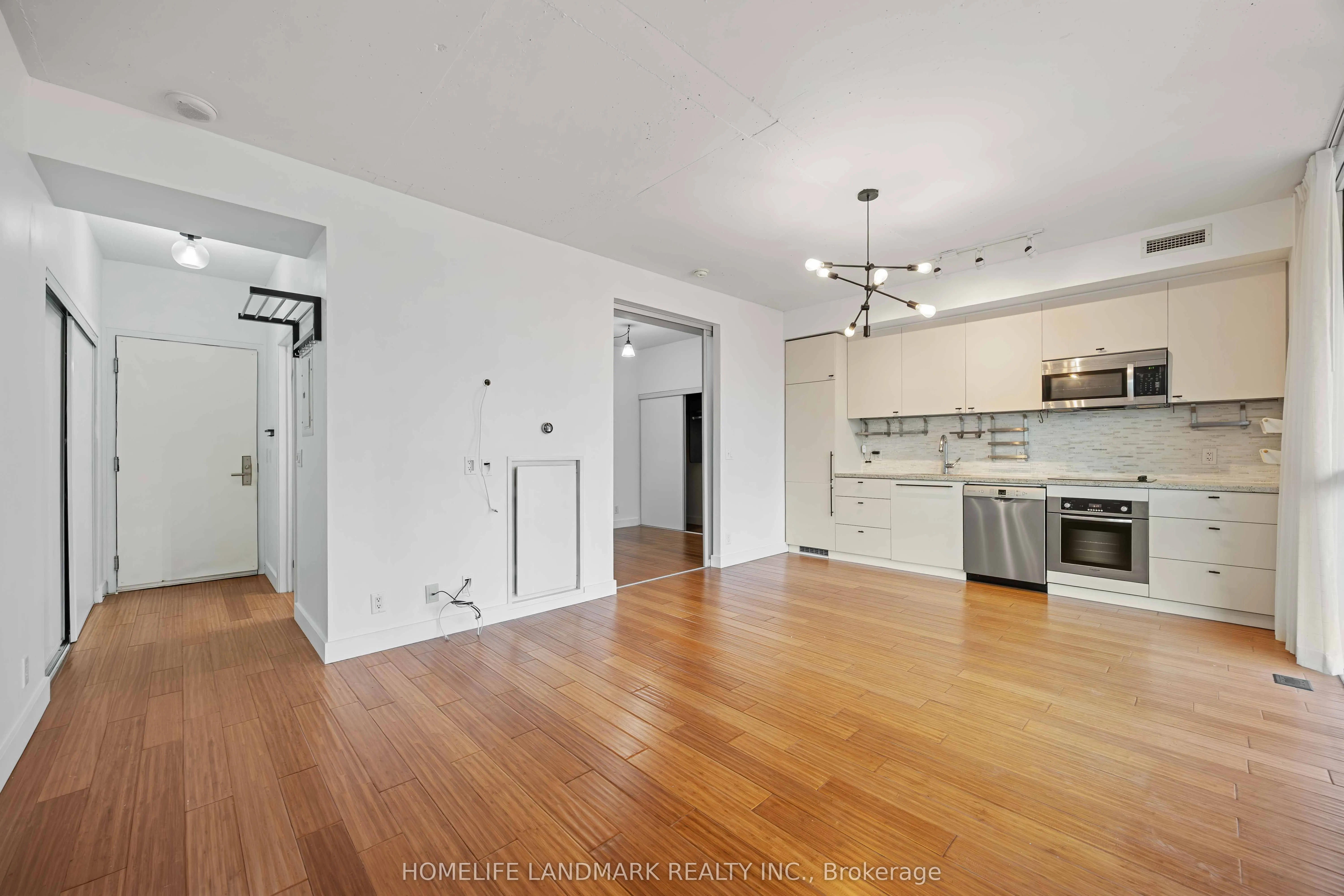 478 King Street W, #912