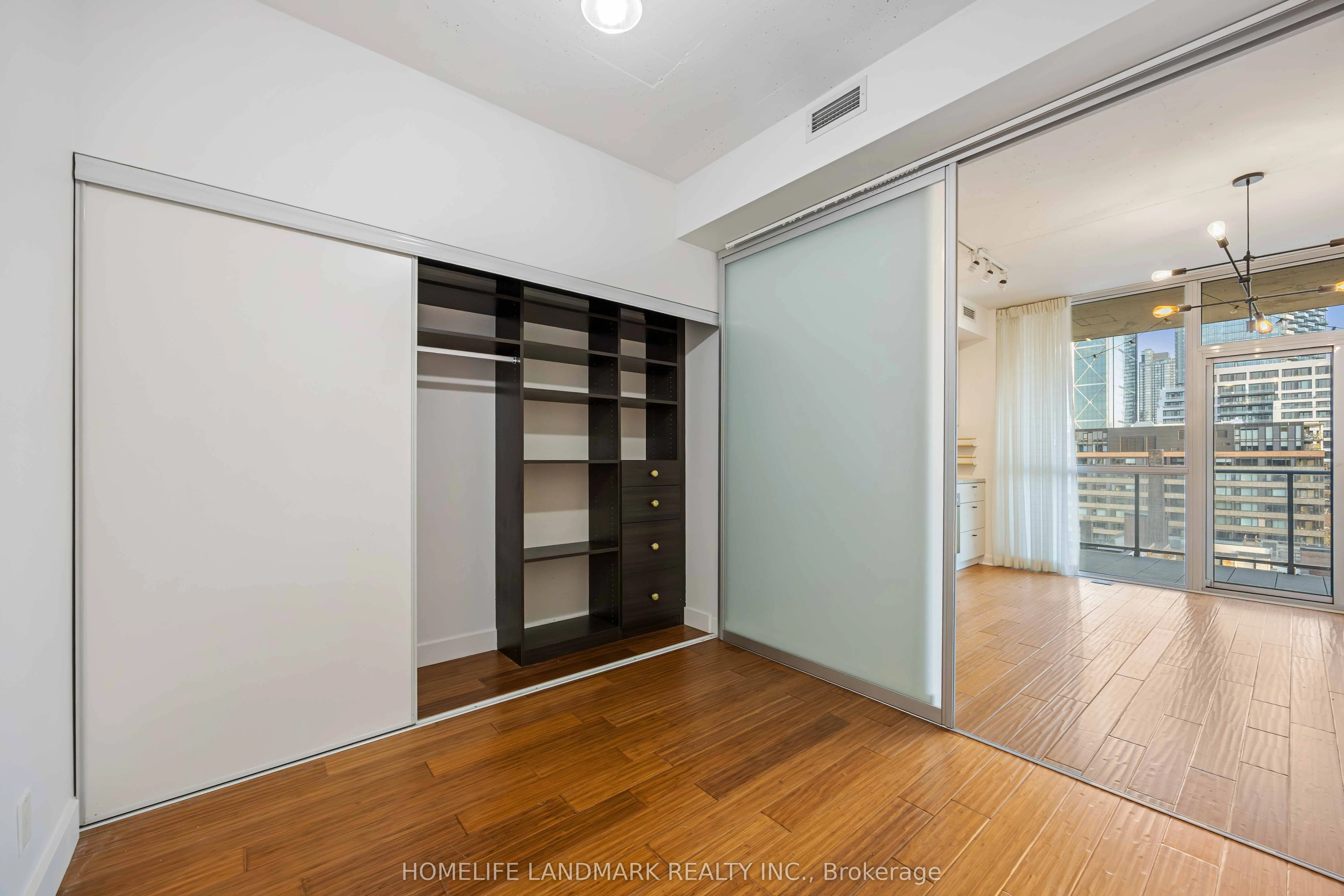478 King Street W, #912