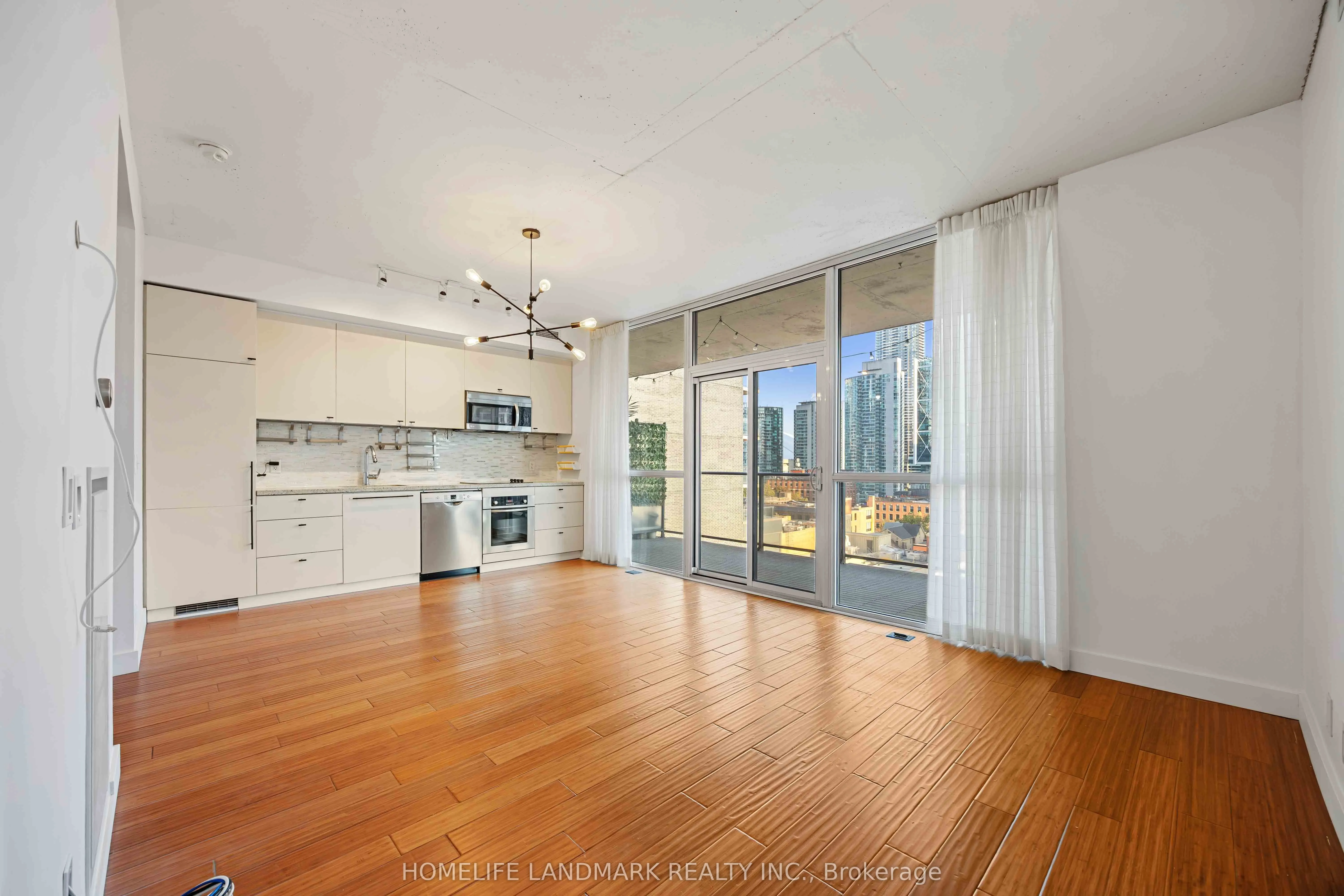 478 King Street W, #912