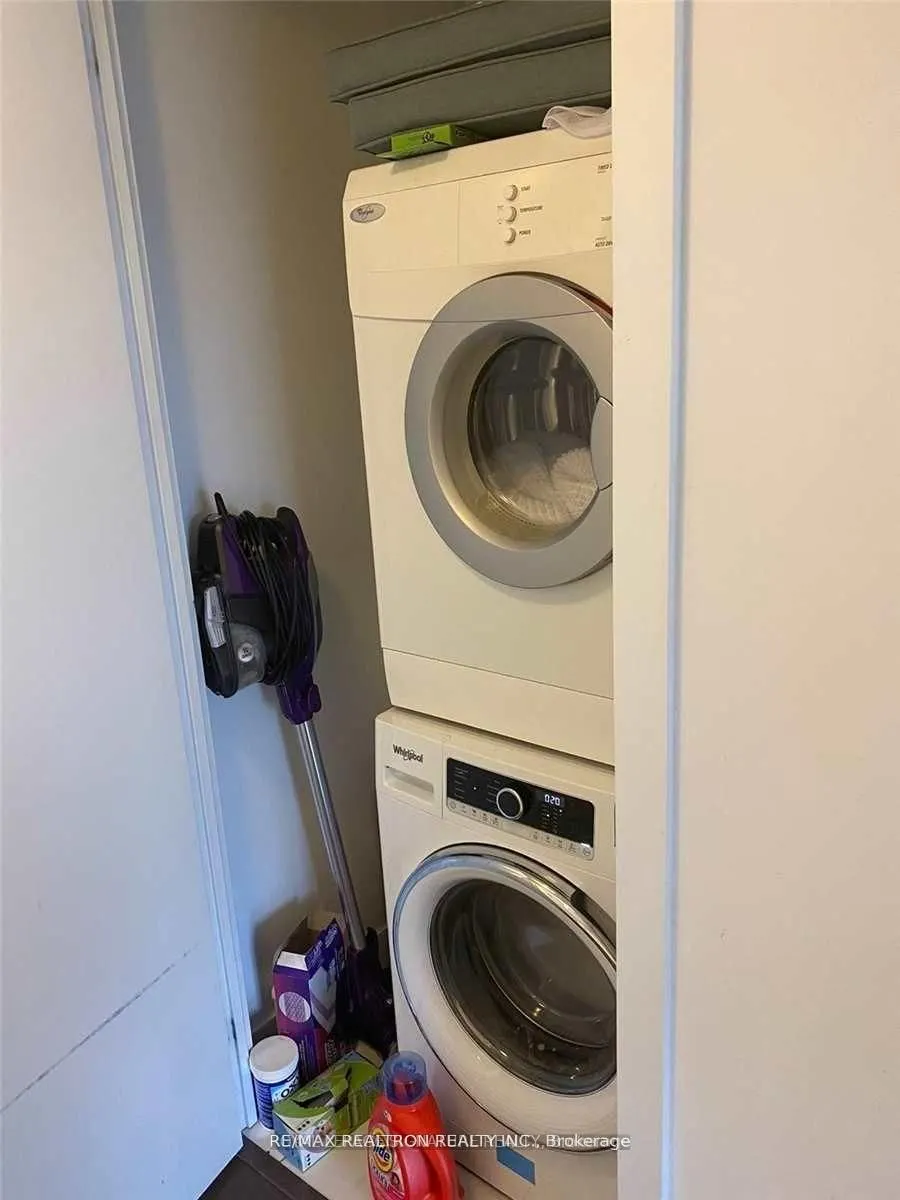 58 Orchard View Boulevard, #1102