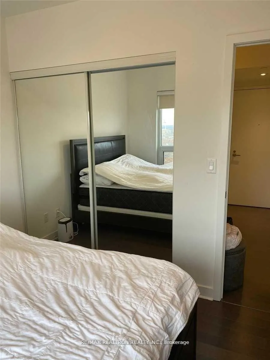 58 Orchard View Boulevard, #1102