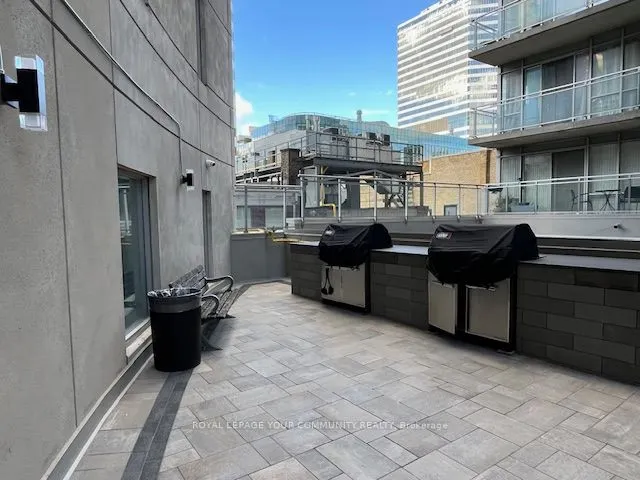 200 Victoria Street, #1115