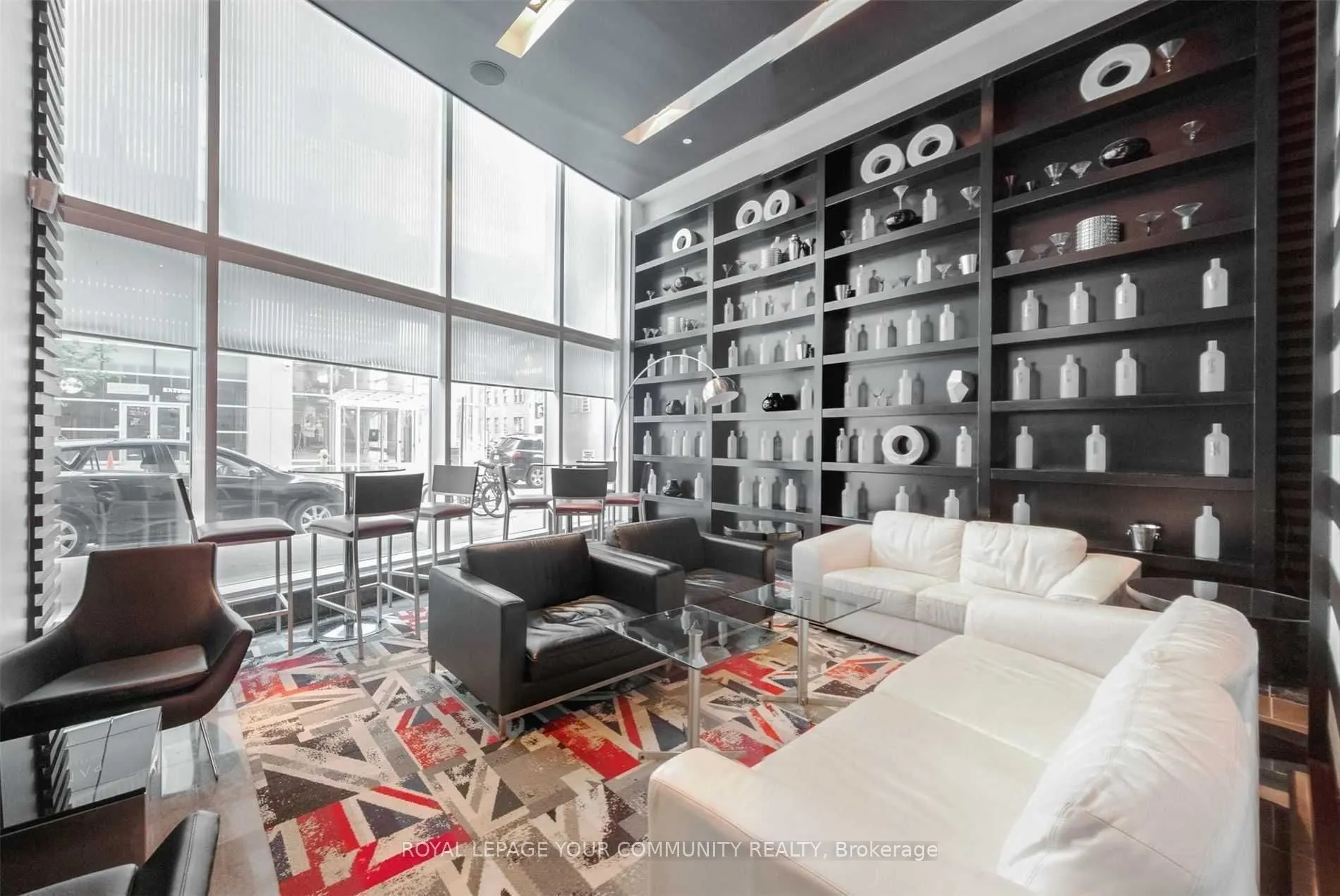 200 Victoria Street, #1115