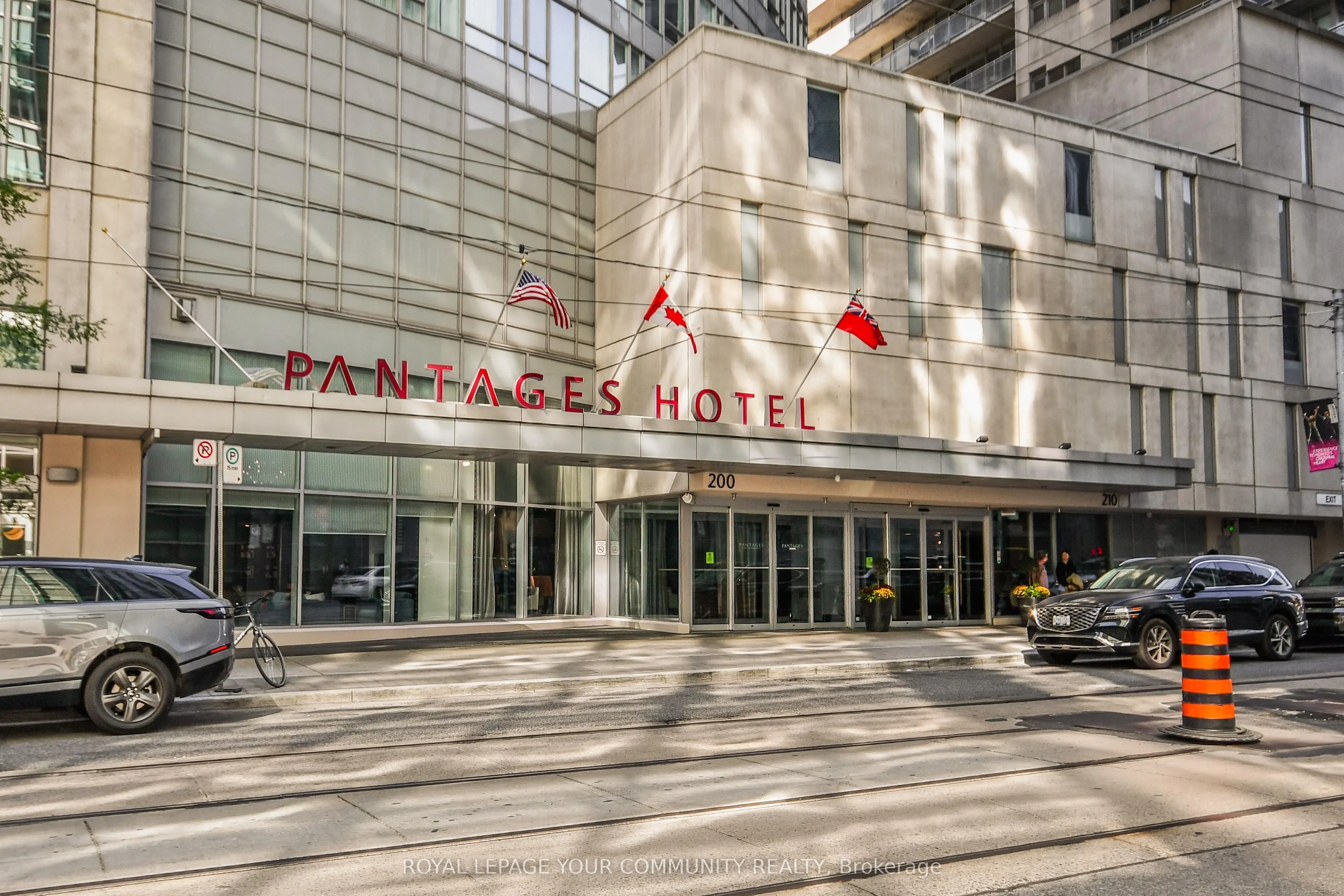 200 Victoria Street, #1115