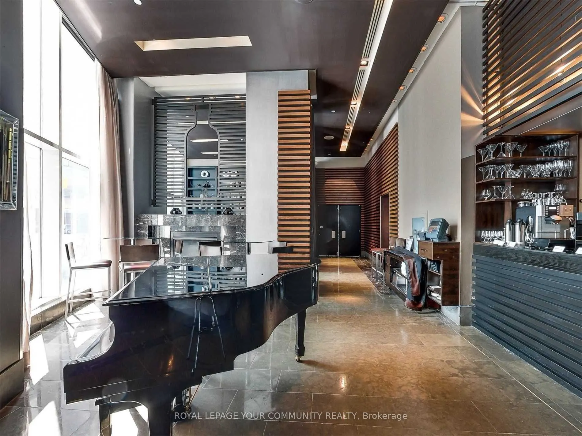 200 Victoria Street, #1115