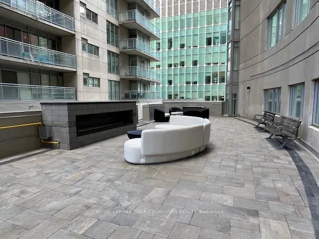 200 Victoria Street, #1115