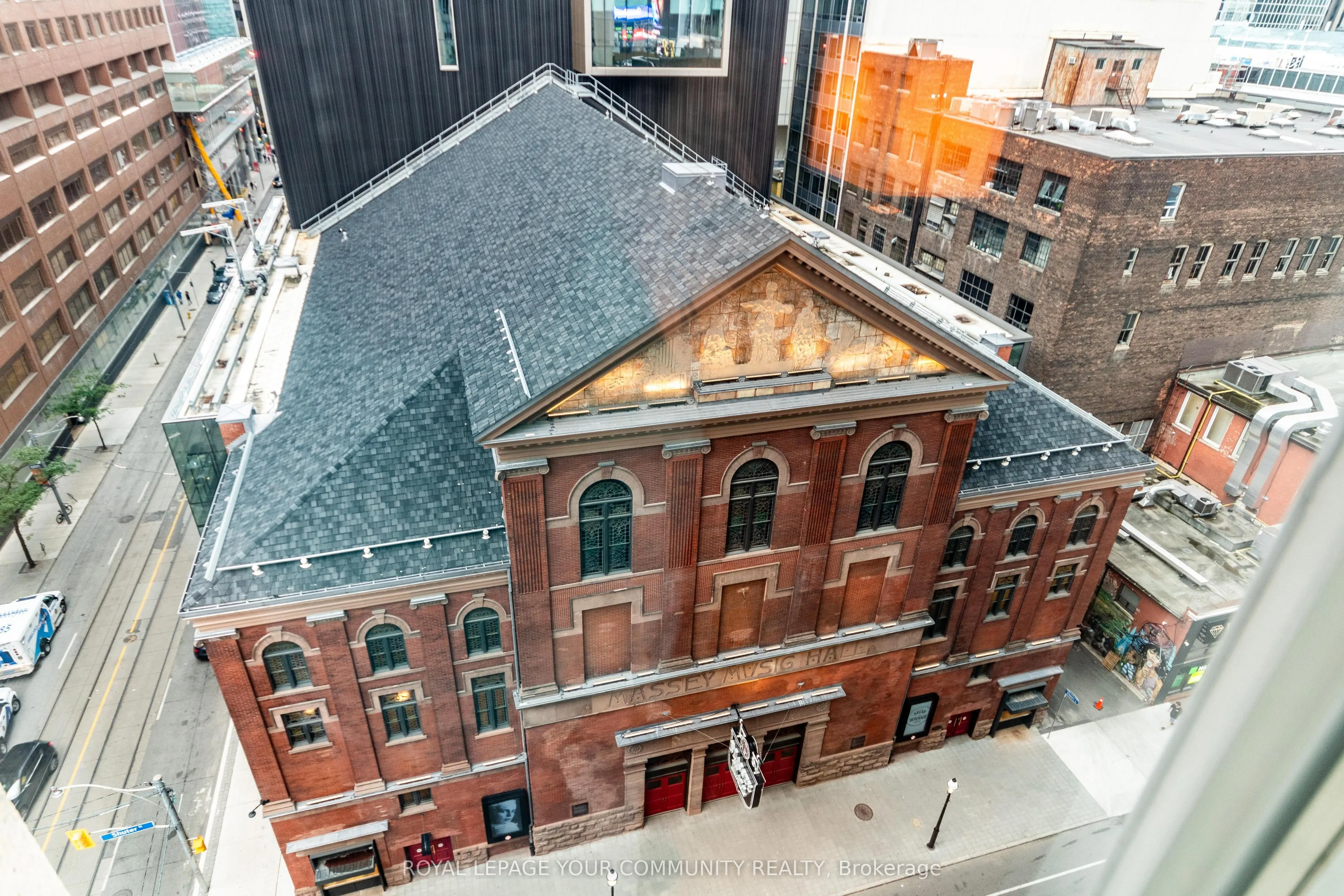 200 Victoria Street, #1115