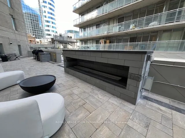 200 Victoria Street, #1115