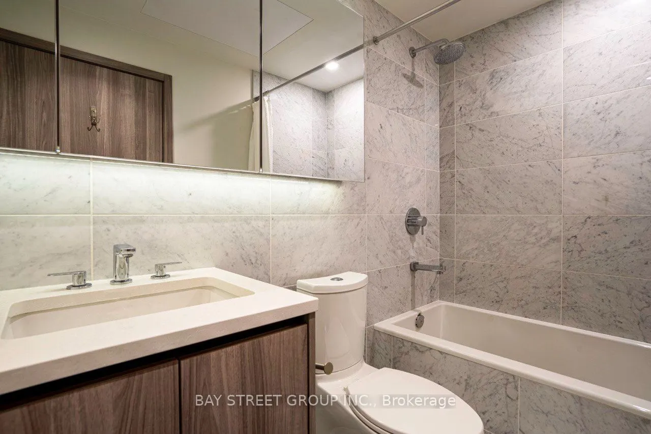 95 Mcmahon Drive, #3909