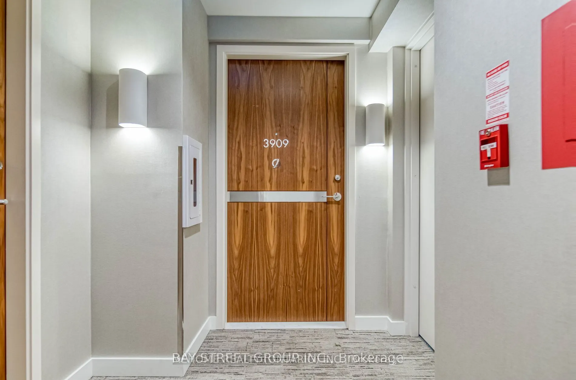 95 Mcmahon Drive, #3909