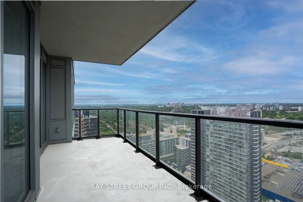 95 Mcmahon Drive, #3909