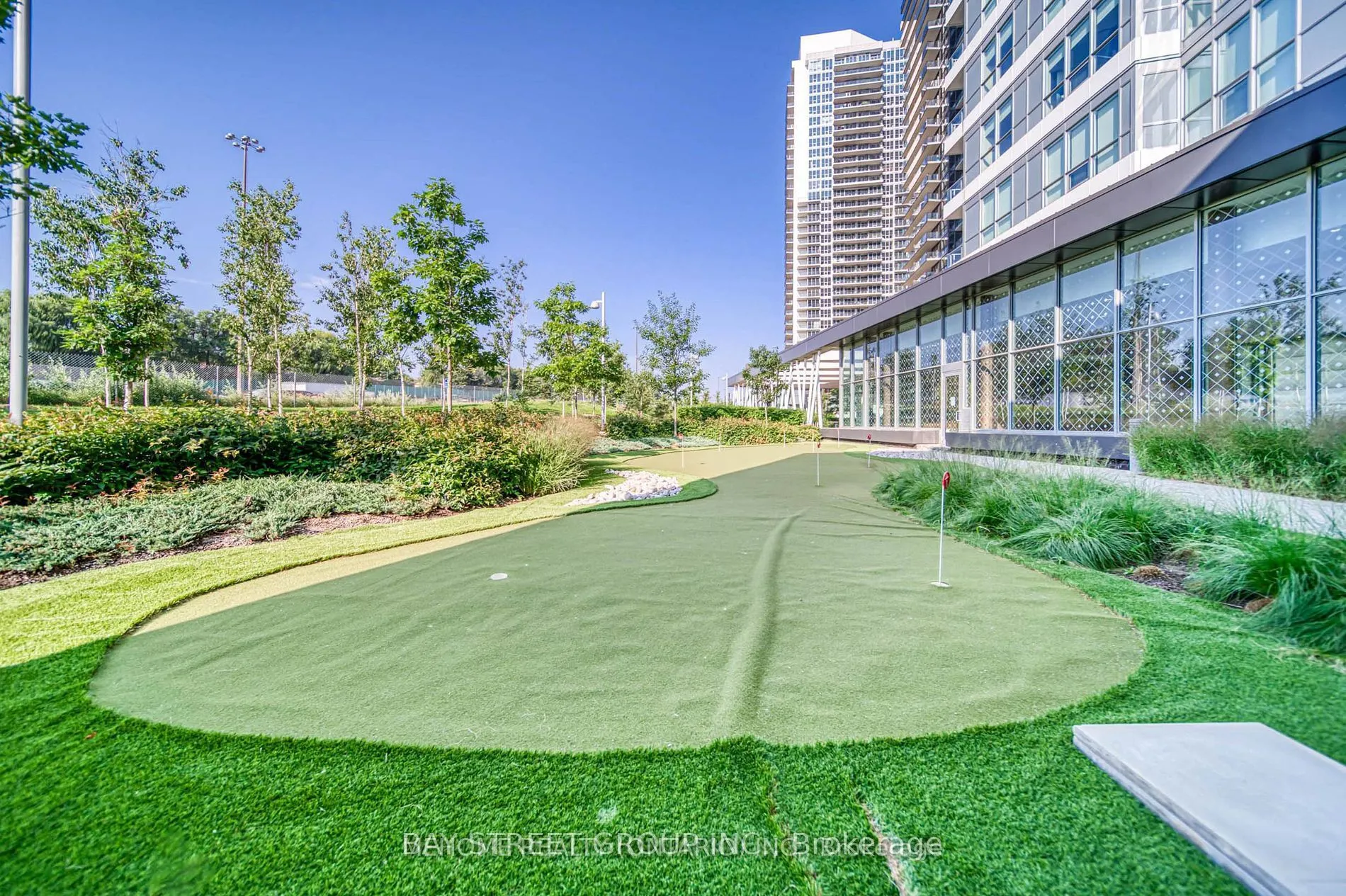 95 Mcmahon Drive, #3909