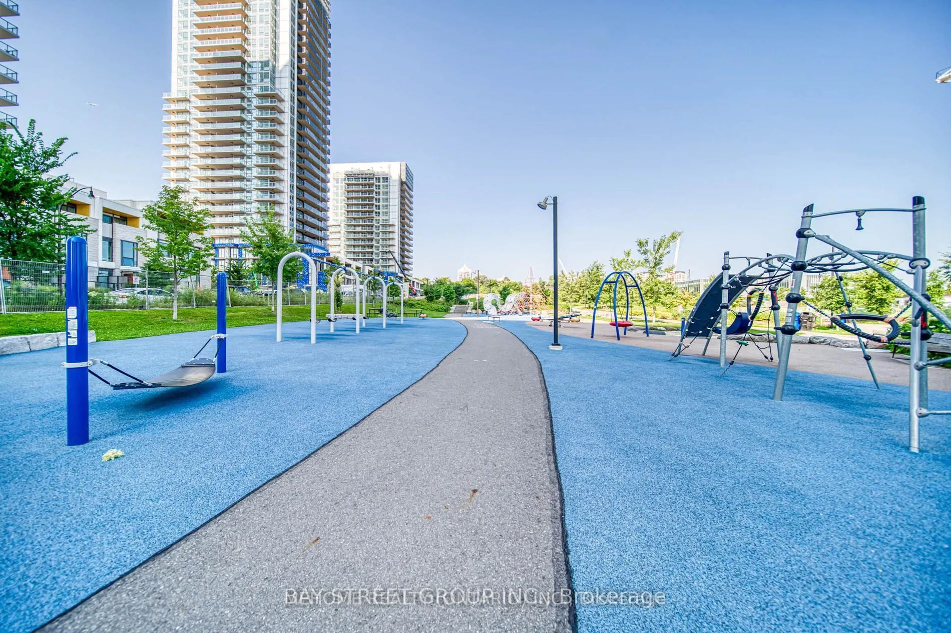 95 Mcmahon Drive, #3909